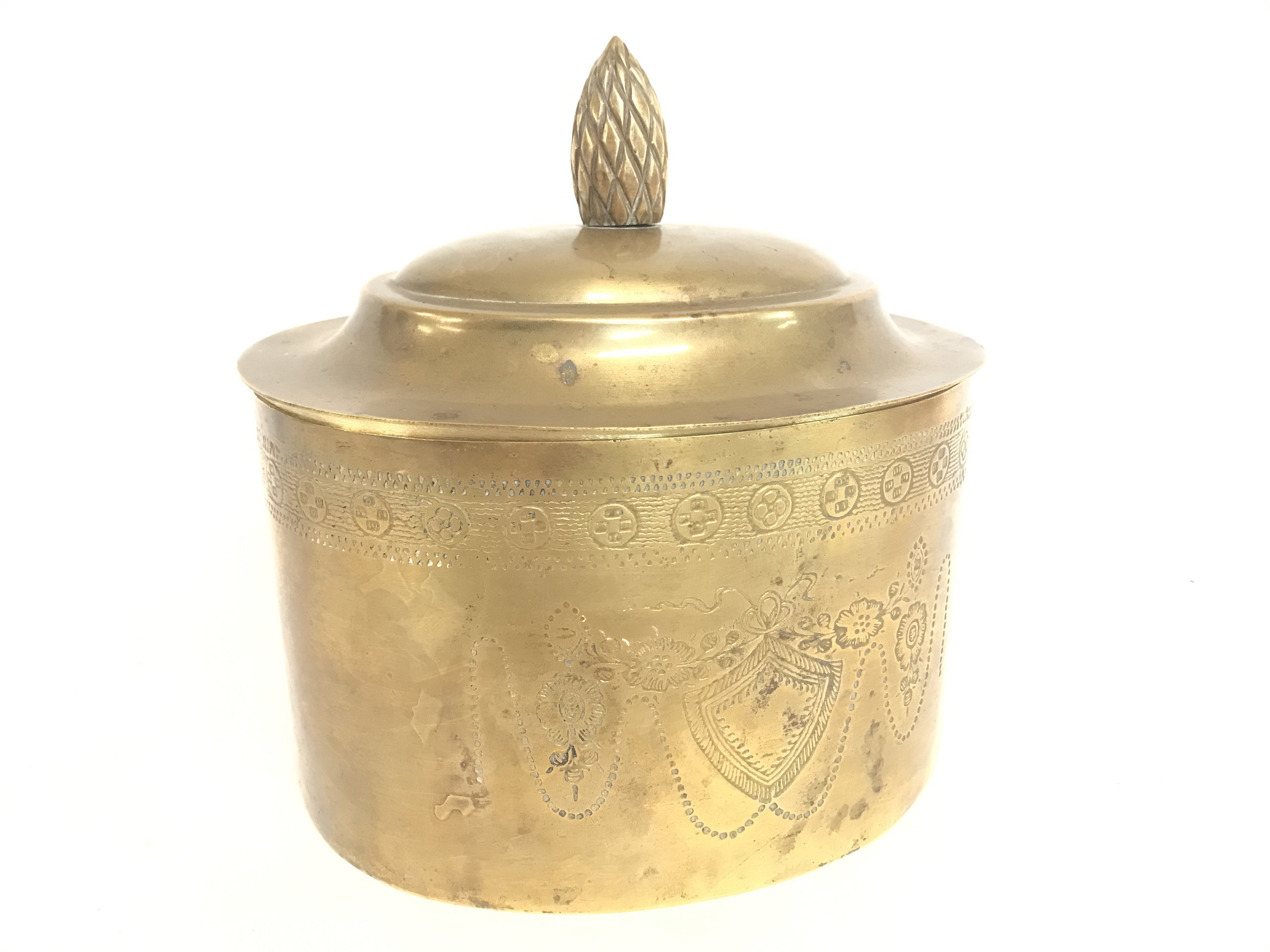 A Victorian oval brass tea caddy,18cm tall. Postag - Image 3 of 3