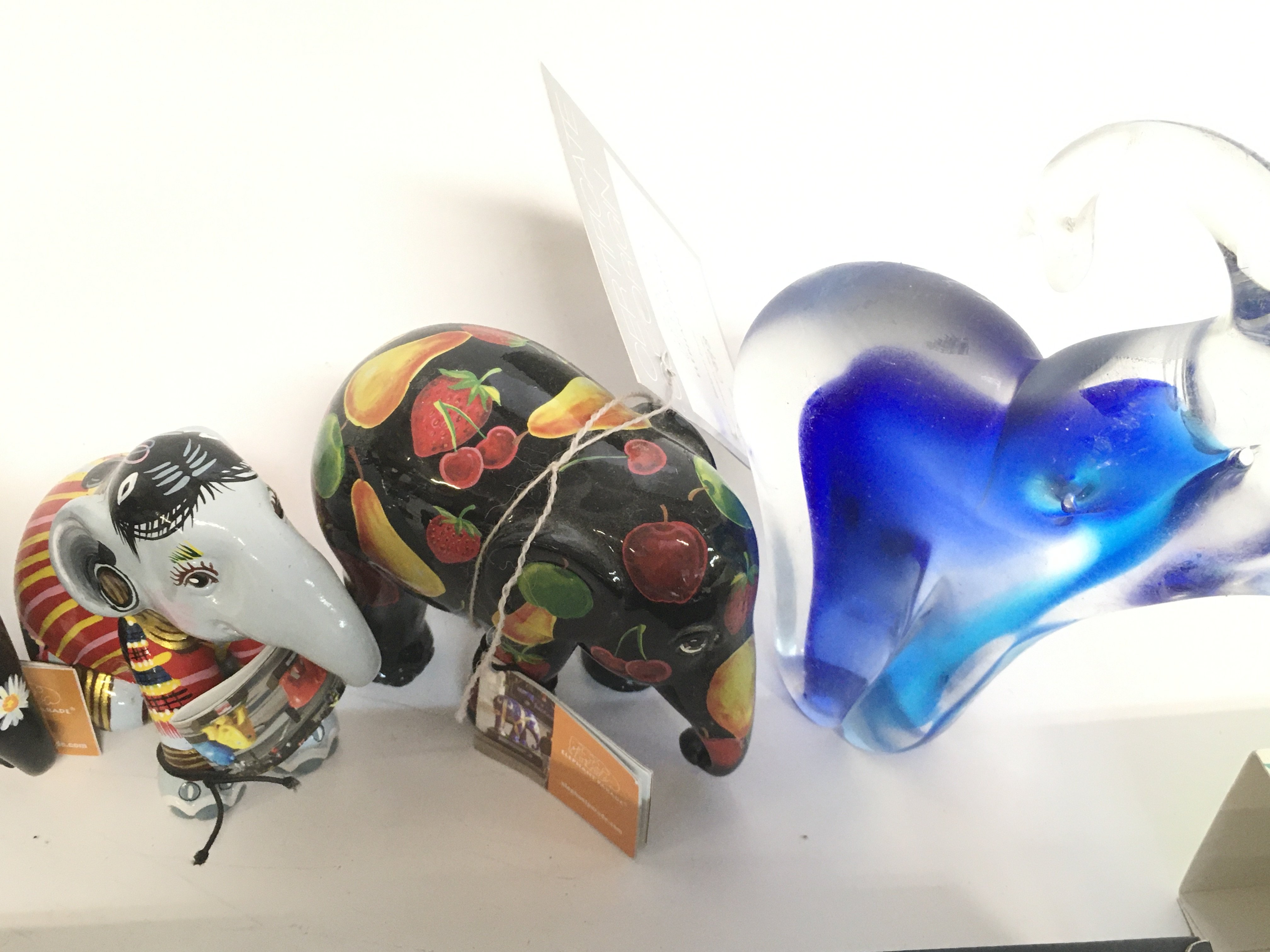 A collection of ceramic elephant ornaments includi - Image 3 of 4