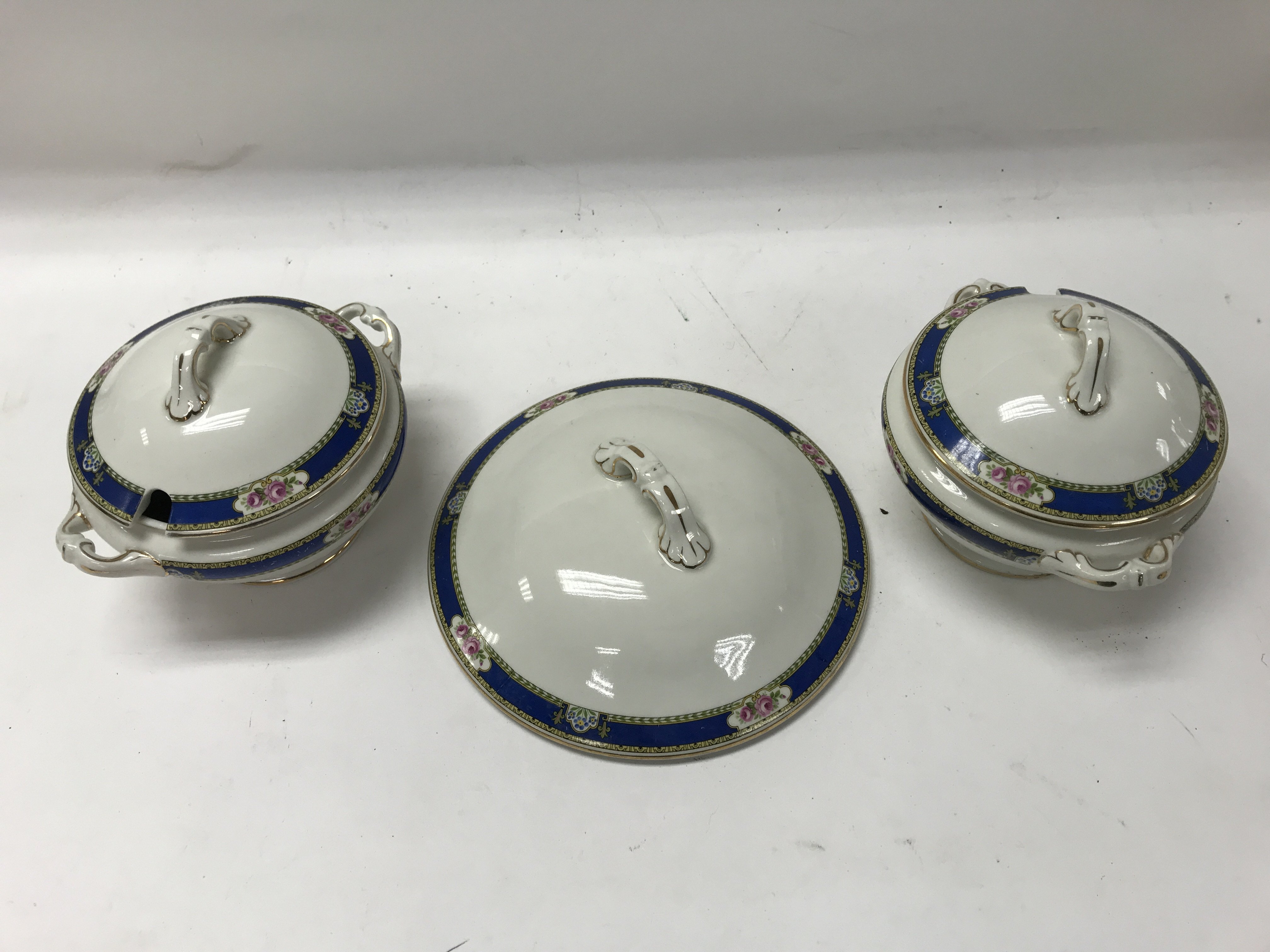 A wedgewood dinner service set. - Image 2 of 2