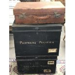 Vintage trunks and a leather case. This lot cannot