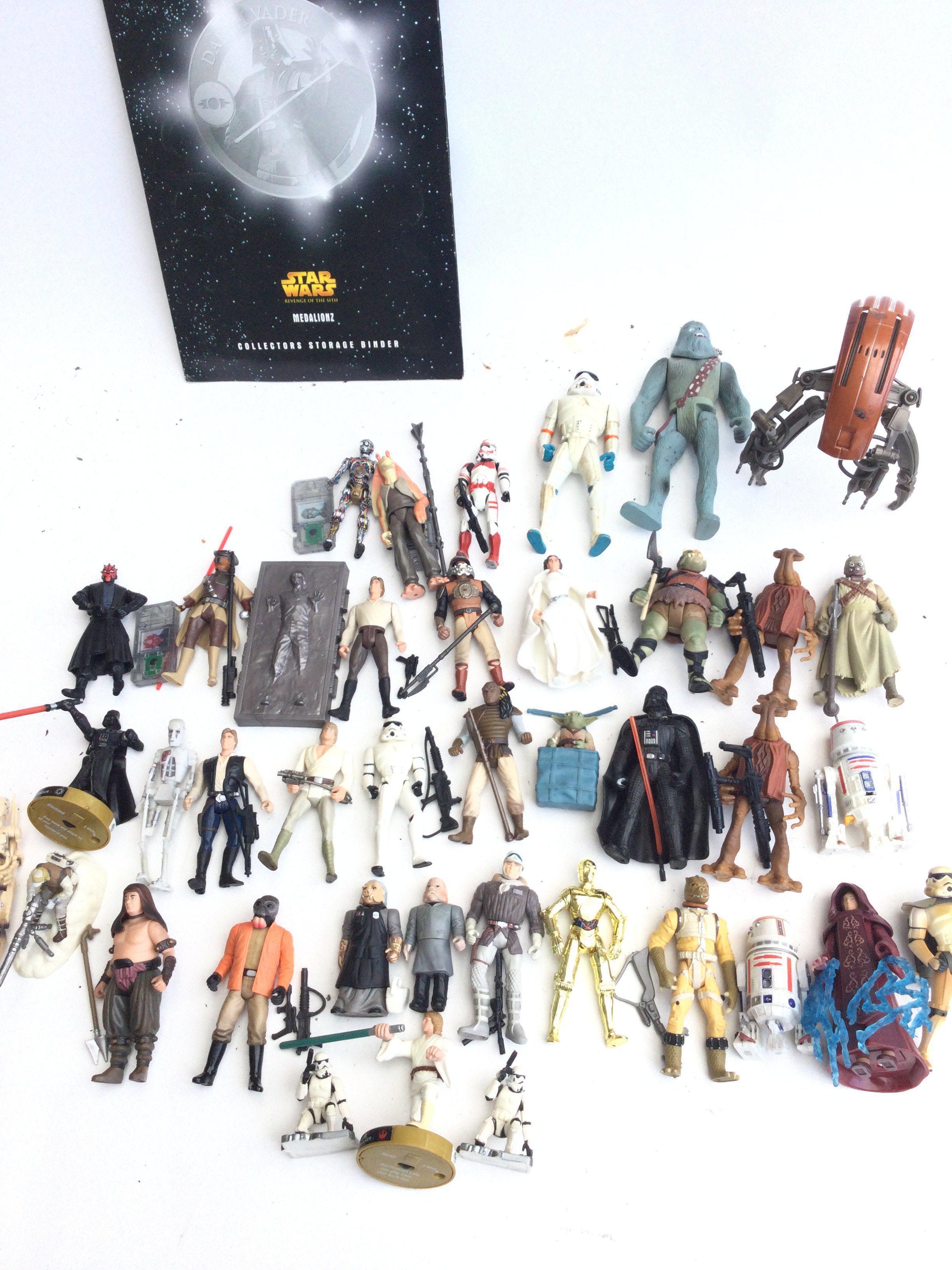 A Large Collection of Loose Morden Star Wars Figur