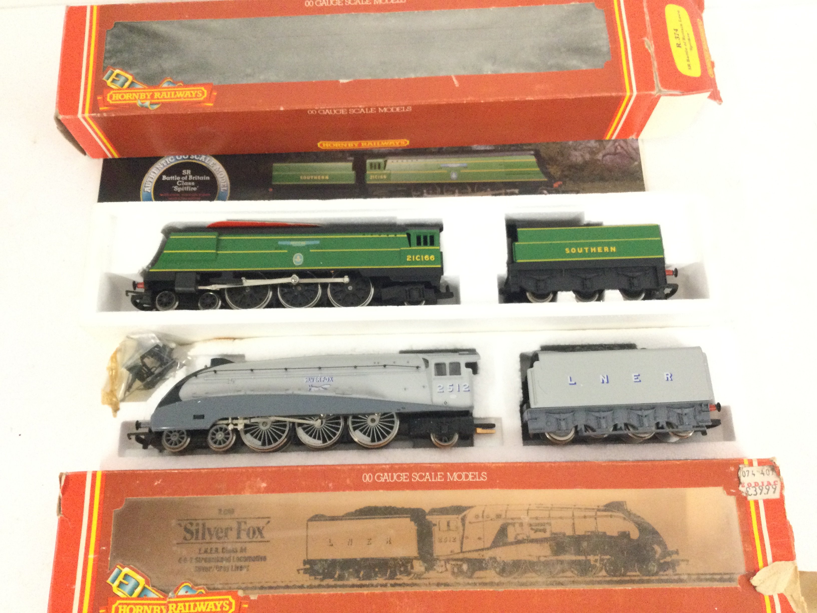 A Boxed Hornsby 00 Gauge Silver Fox And Spitfire. - Image 2 of 2