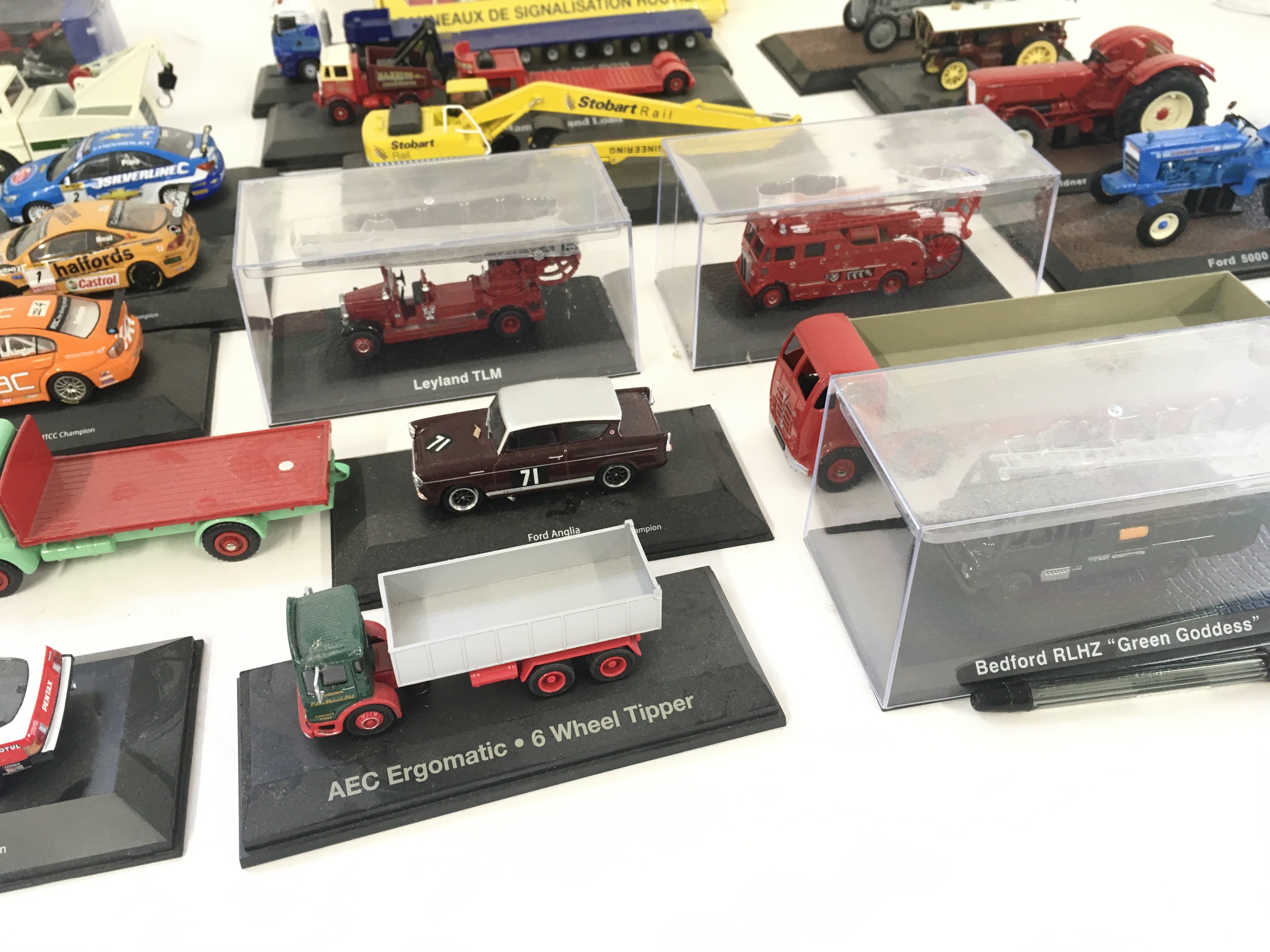 A collection of model vehicles in excess of 25 inc - Image 6 of 6