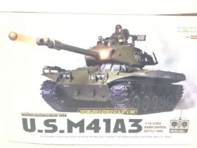 A Boxed Hen Long Remote Controlled Walker Bulldog Light Tank U.S.M41A3. With Spare Battery. NO