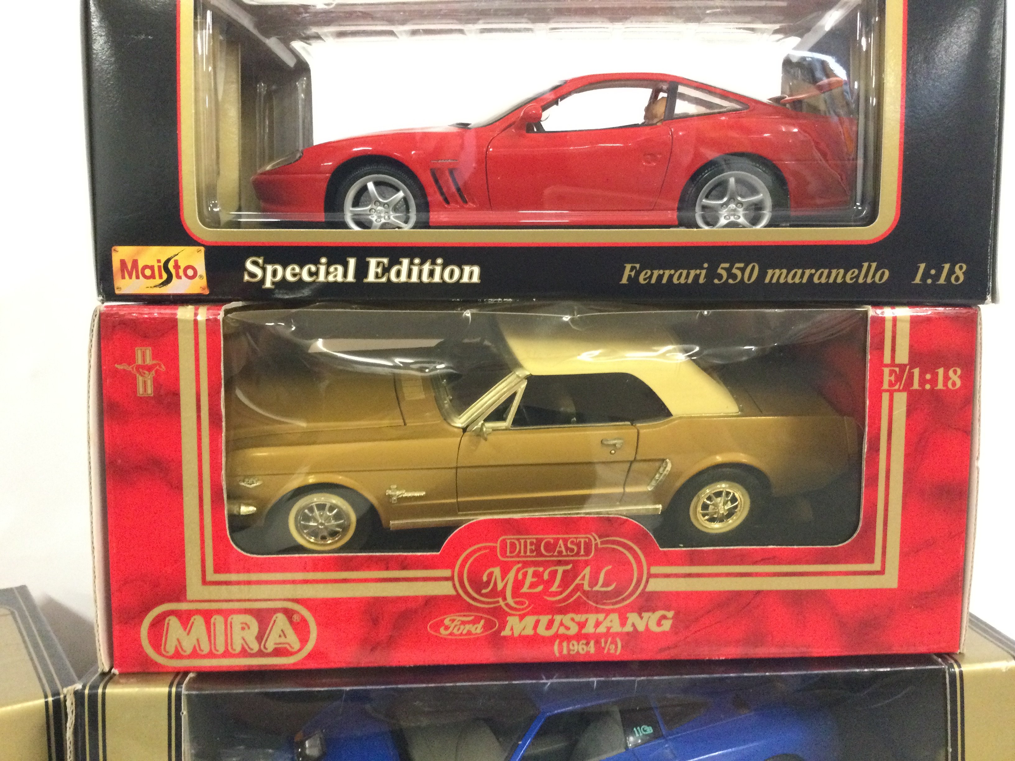 A Collection of Boxed Diecast Vehicles all 1:18 Scale. - Image 3 of 5