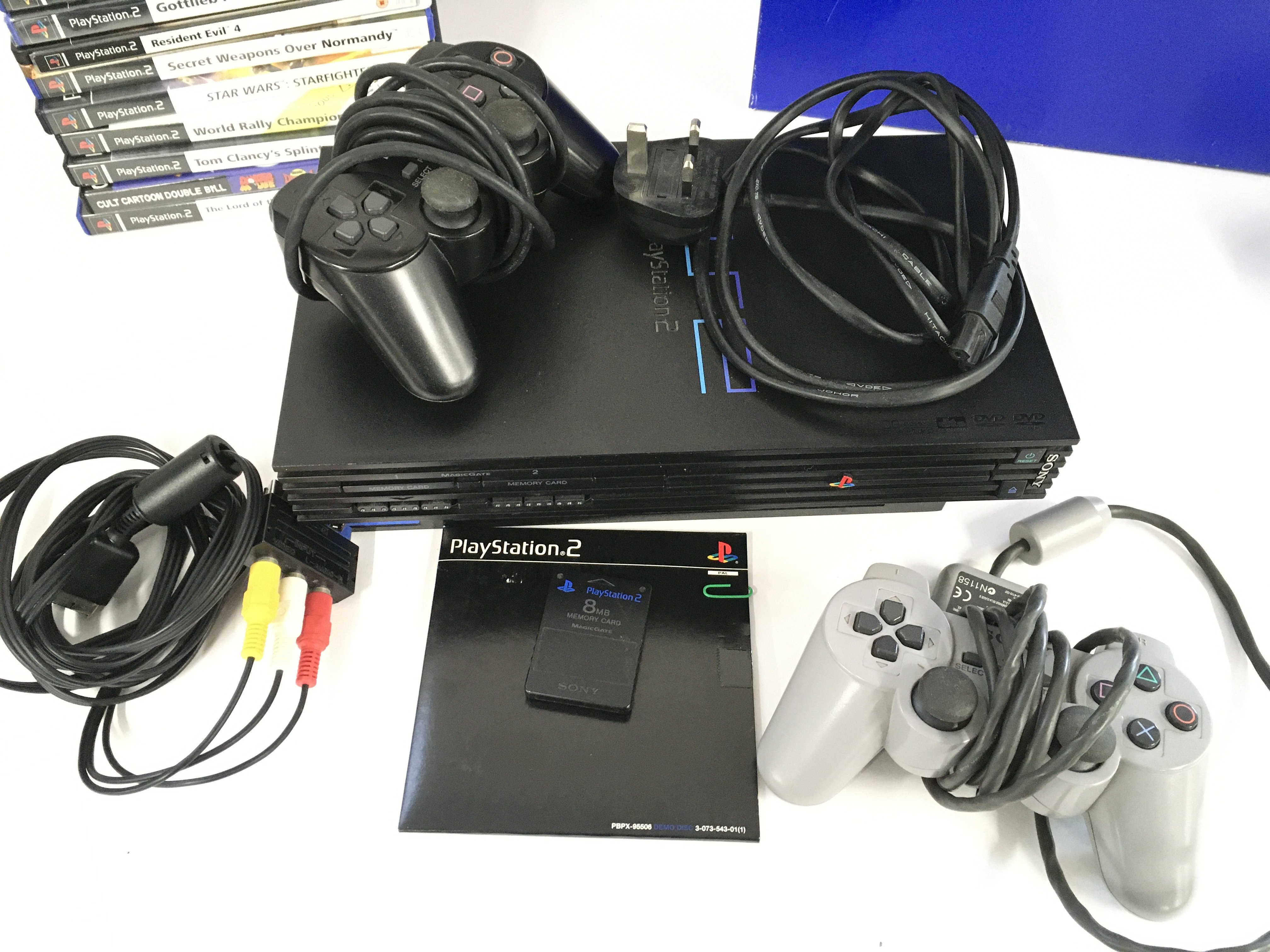 A Boxed Sony Playstation 2 with a Collection of Ga - Bild 2 aus 2