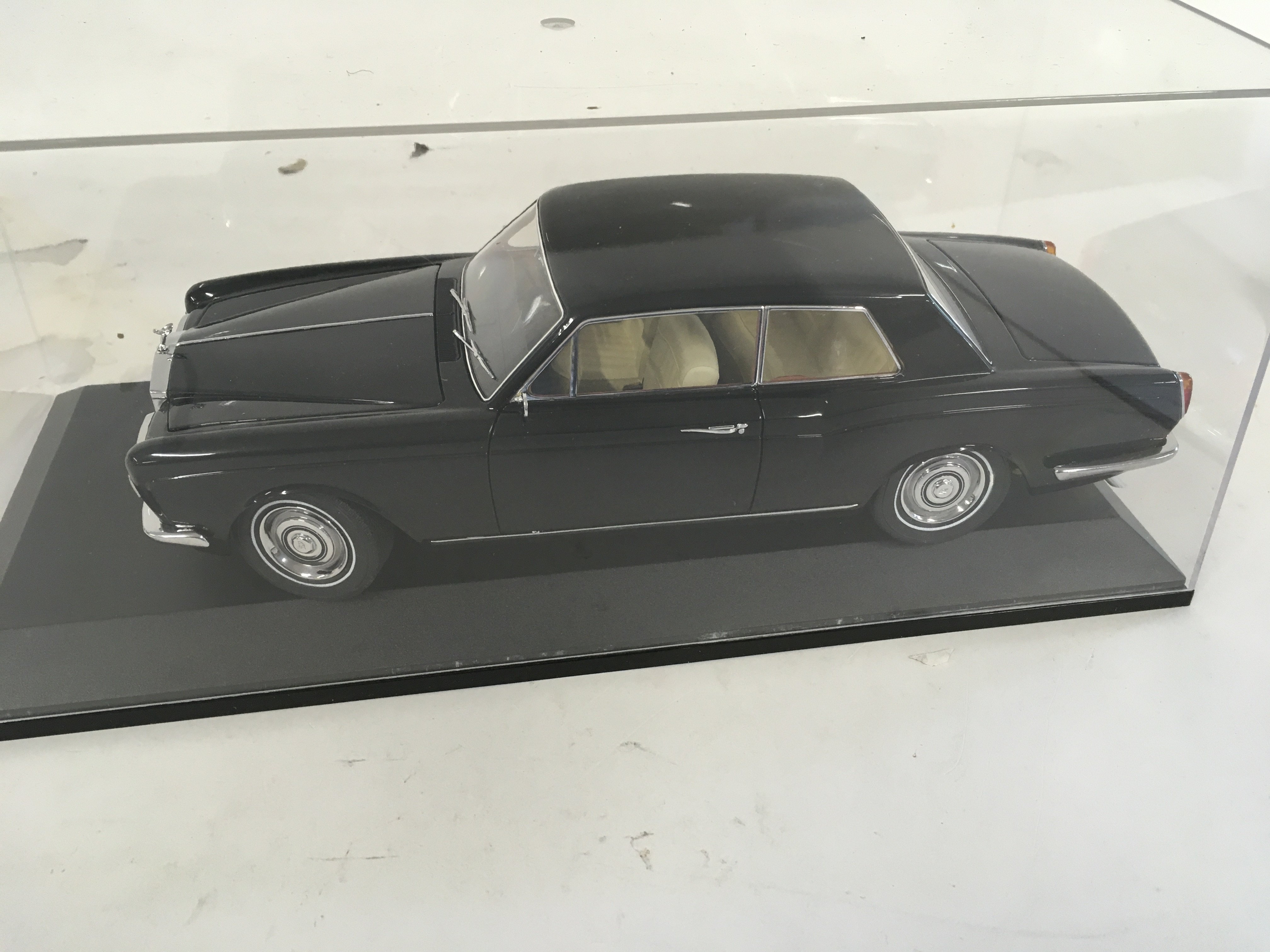 Three precision model cars by Franklin Mint both in presentation cases. Cars are 2 x RollsRoyce - Image 9 of 10