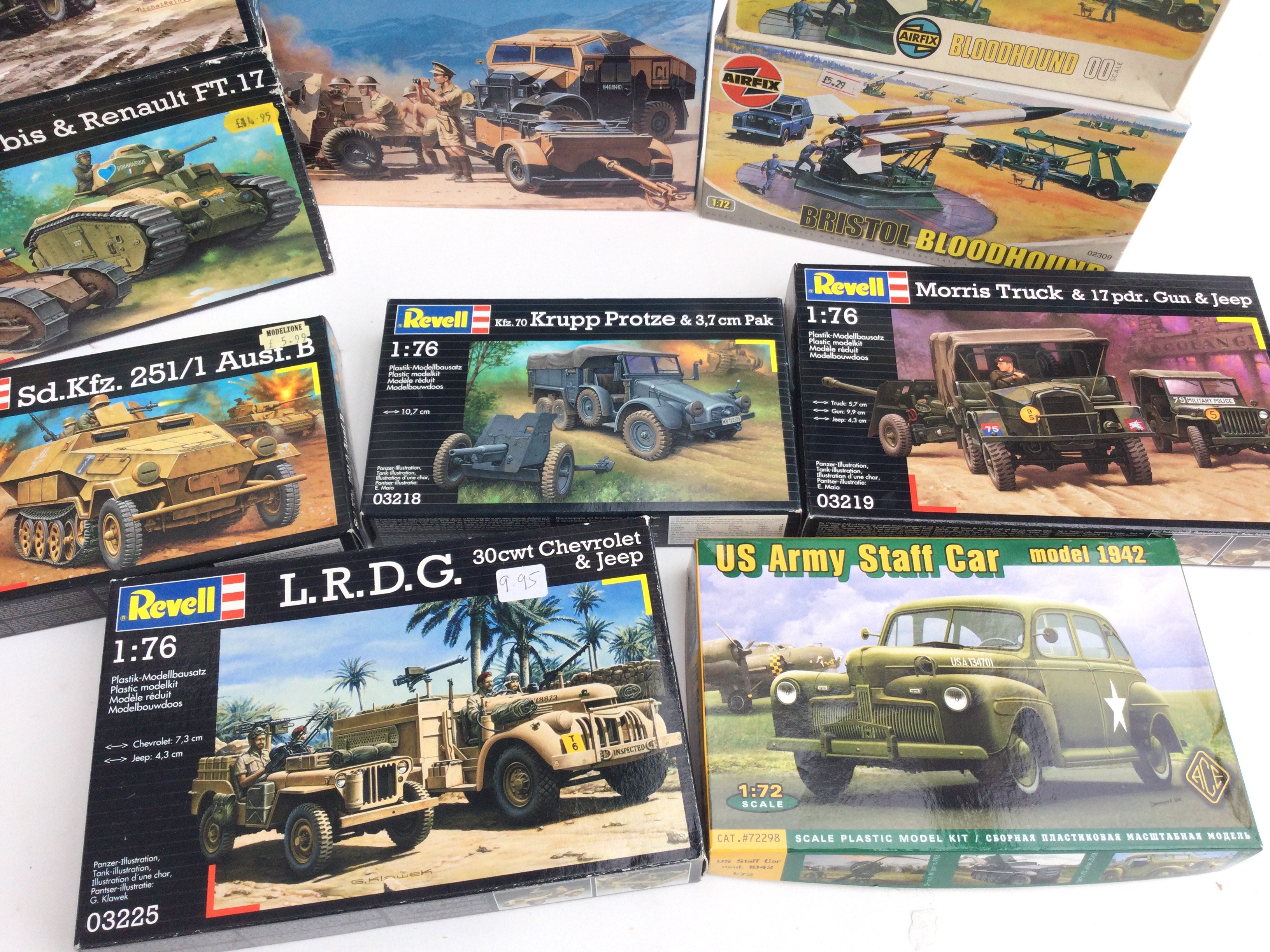 A Collection of Various Model Kits By Revell. Airf - Image 3 of 3