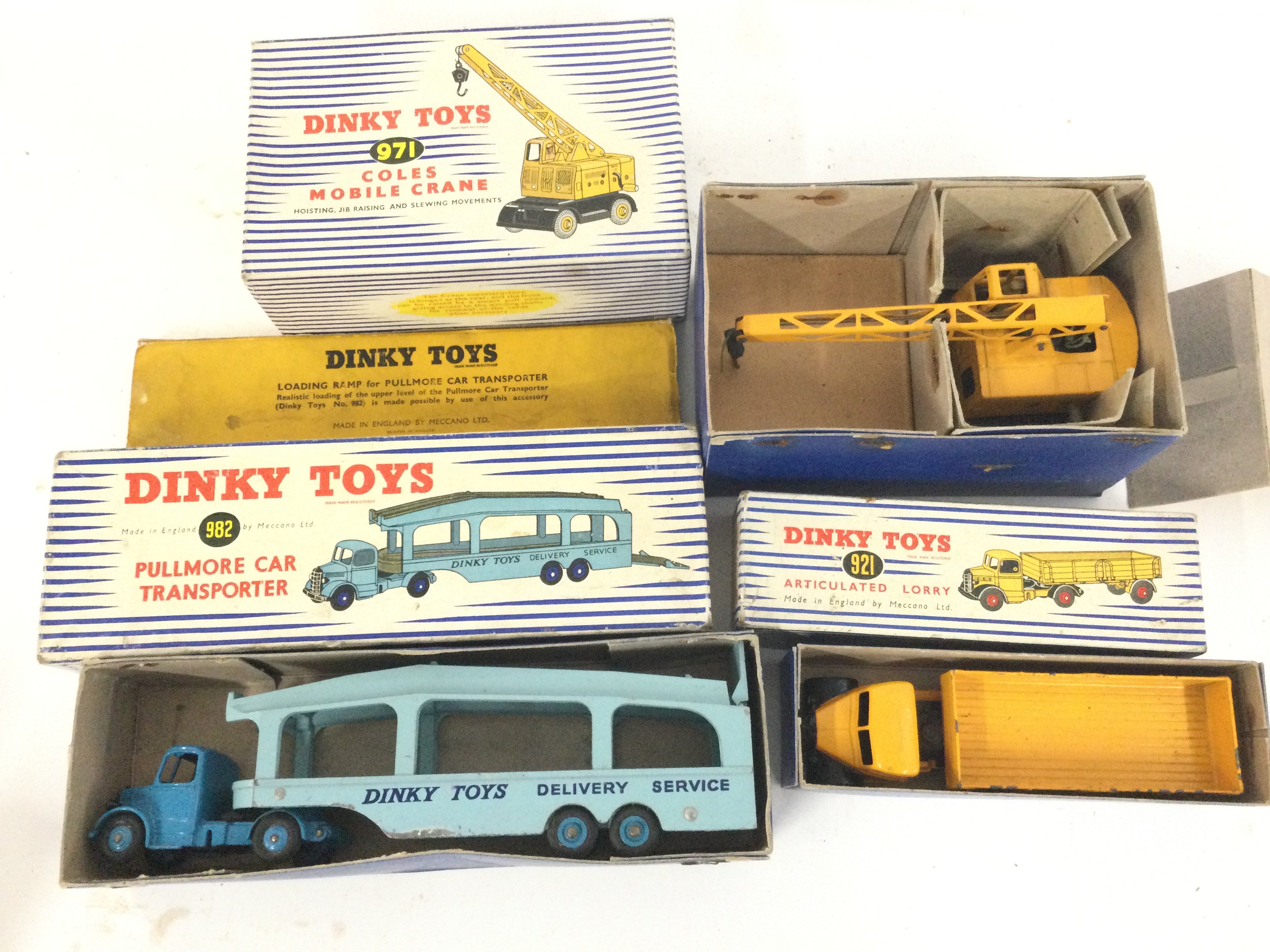 A Collection of Boxed Dinky Toys Including Pullmore Car Transporter. Coles Mobile Crane. Articulated - Bild 5 aus 5