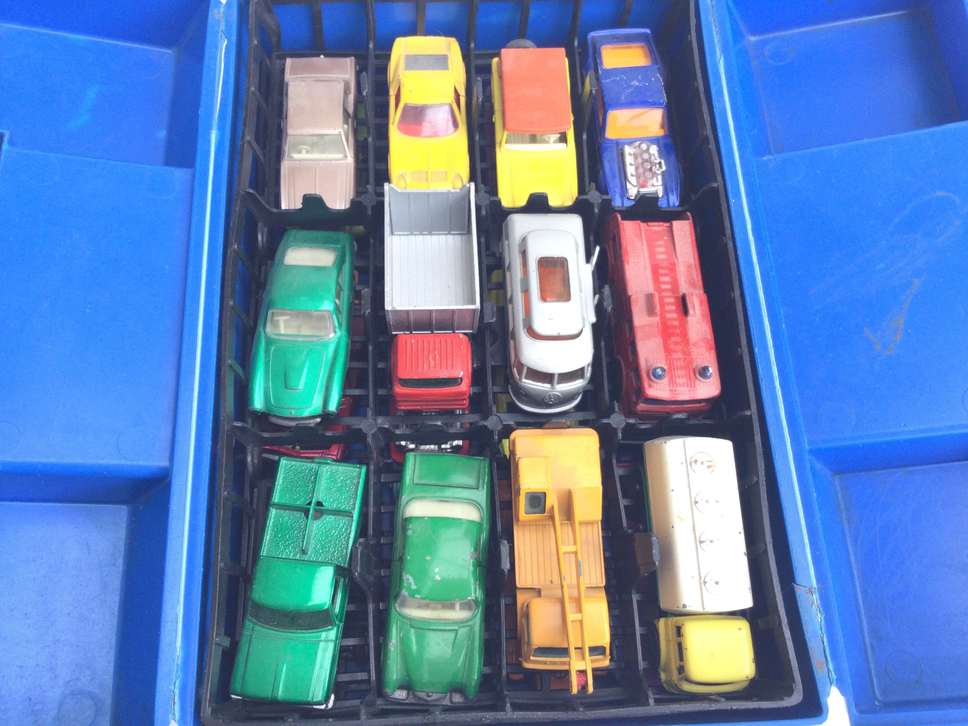 A Matchbox Carry Case containing Matchbox Vehicles - Image 2 of 5