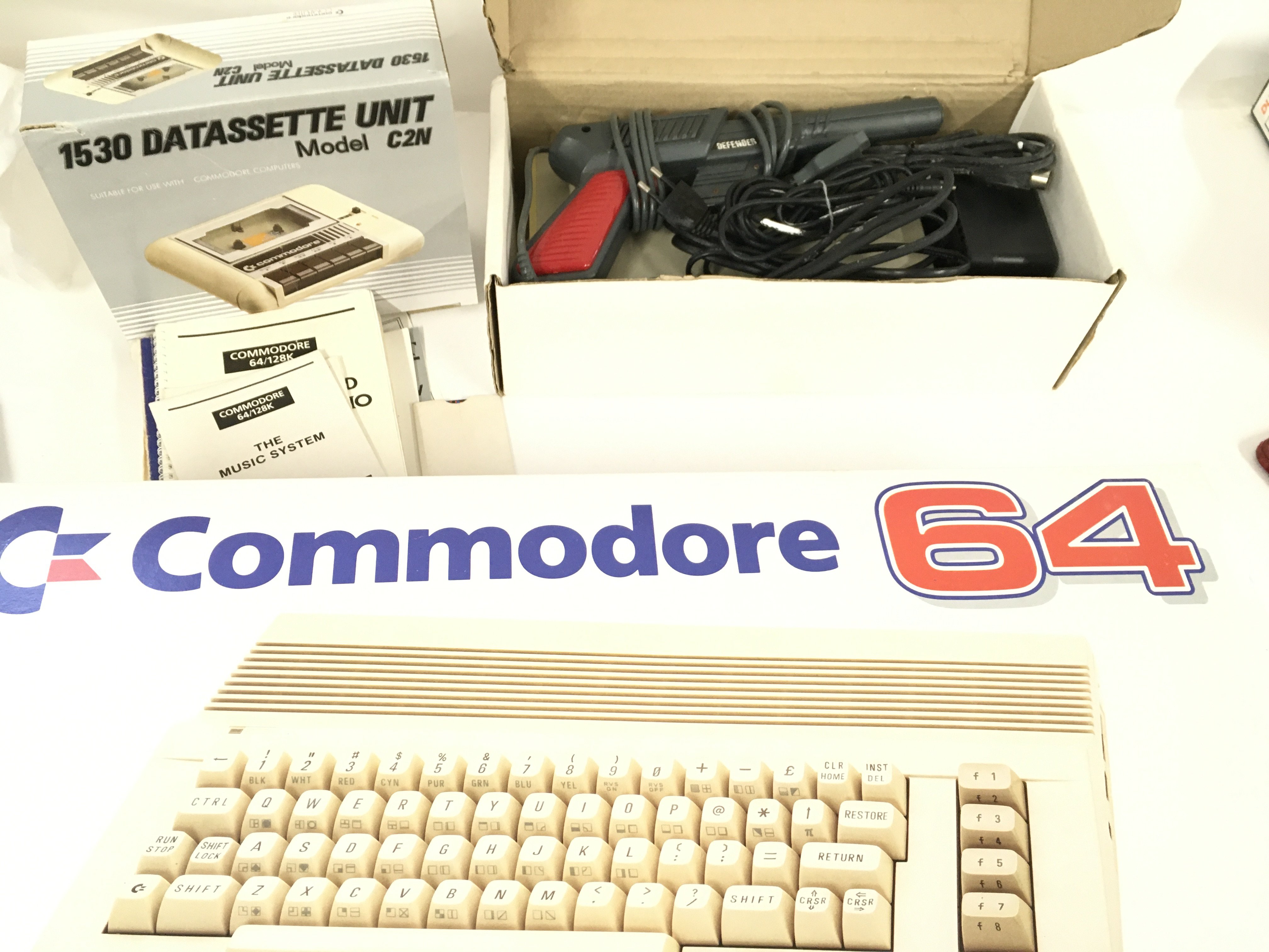 A Boxed Commodore 64 and a Large Collection of Gam - Image 4 of 6