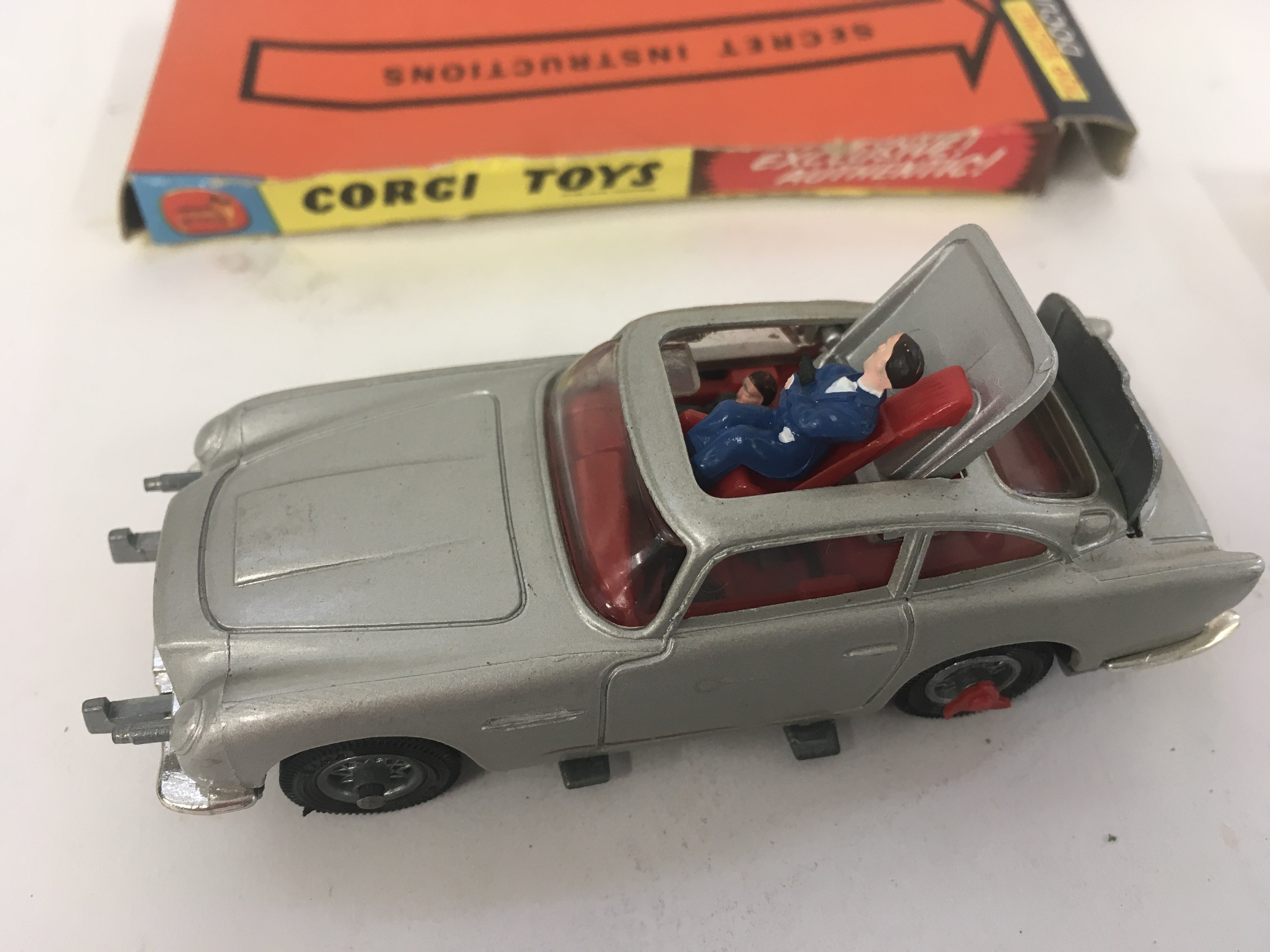 A a Corgi model car No. 270. JAMES BOND 007. In or - Image 5 of 6