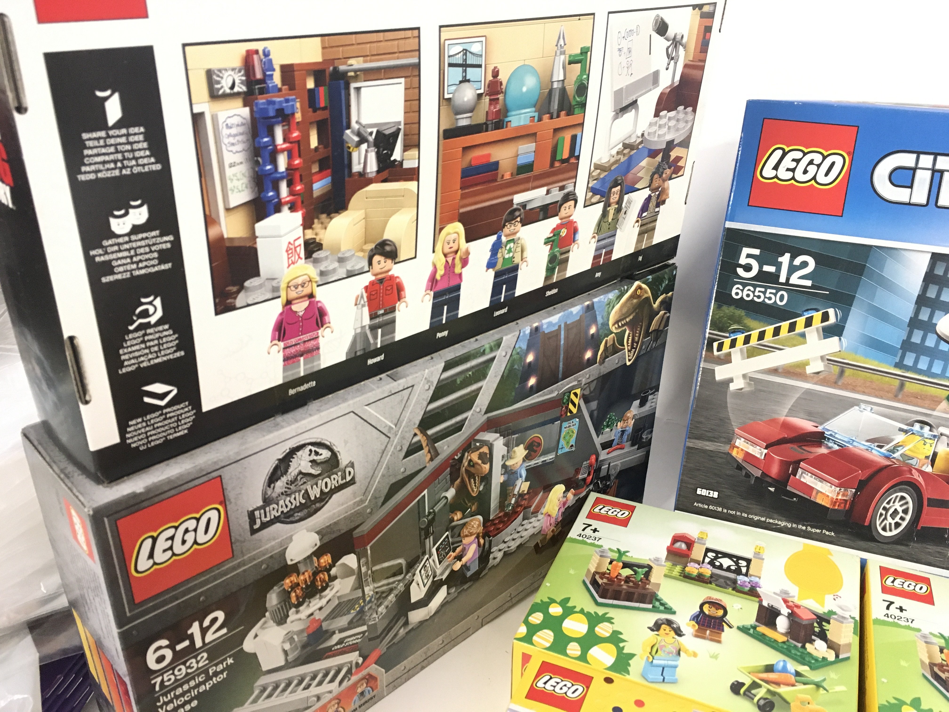 A collection of 18 unopened Lego sets with numerou - Image 4 of 6