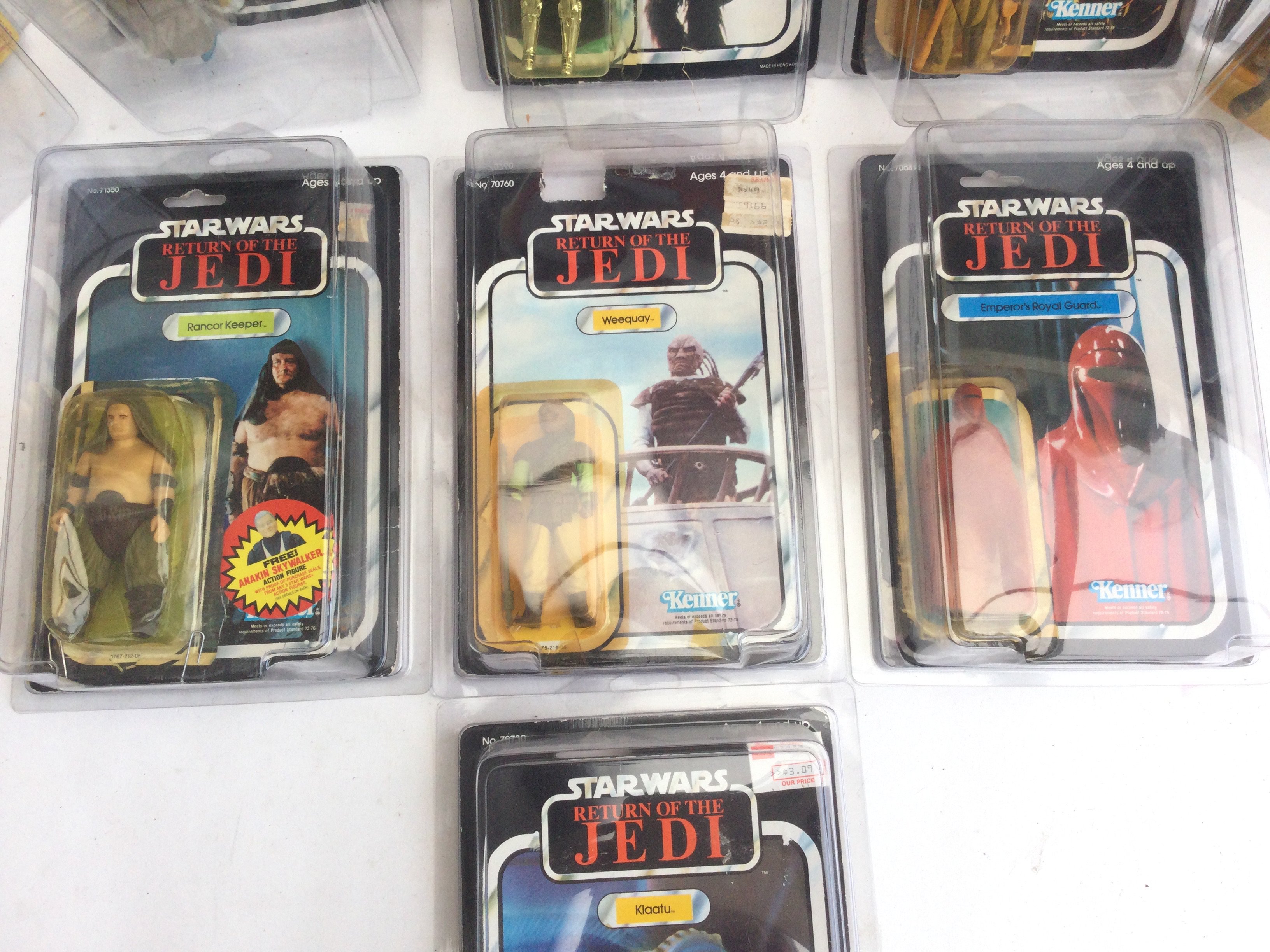 A Collection of 9 Carded Vintage Star Wars Figures - Image 4 of 5