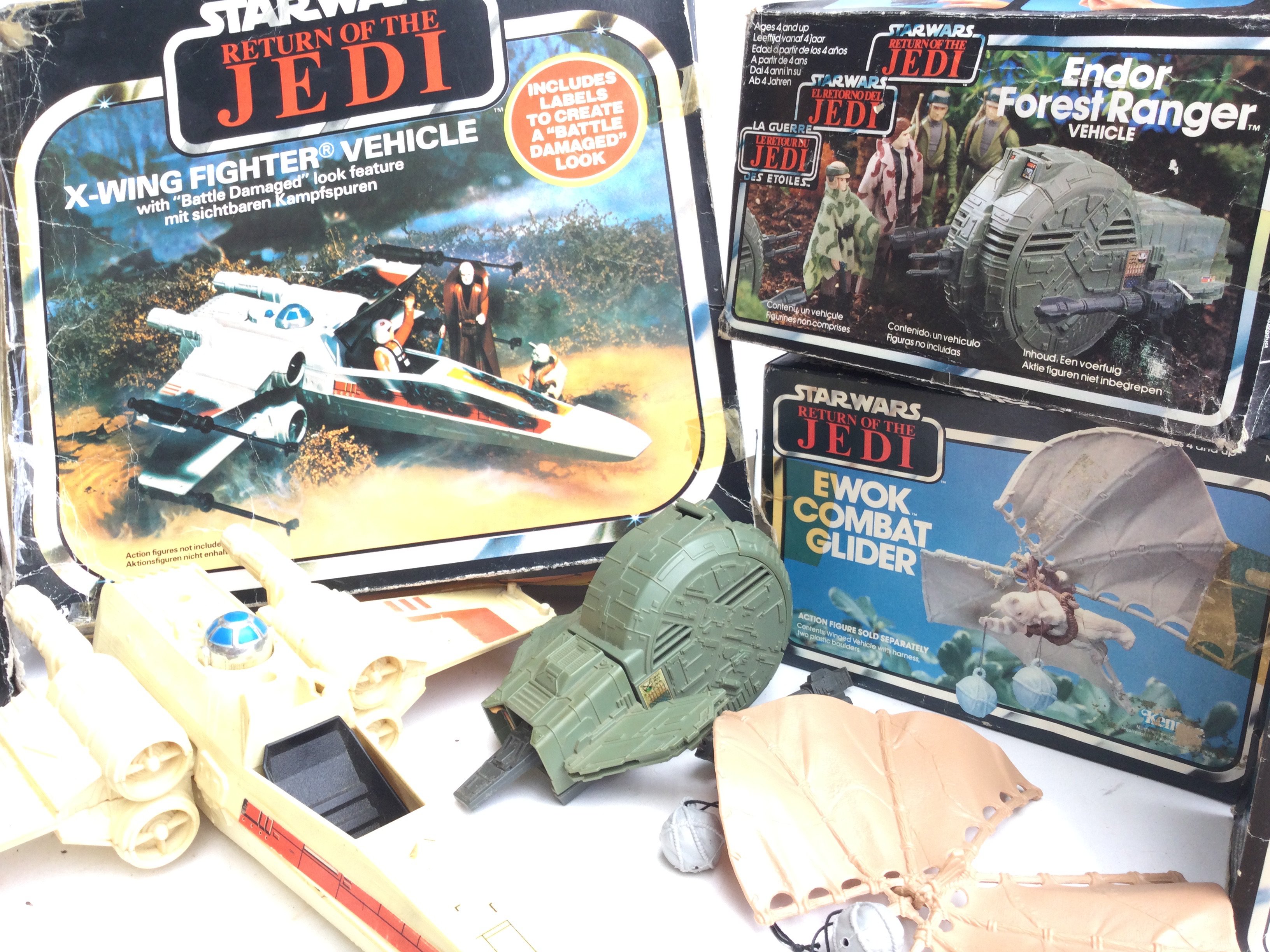 A Collection of Boxed Vintage Star Wars toys inclu - Image 2 of 3