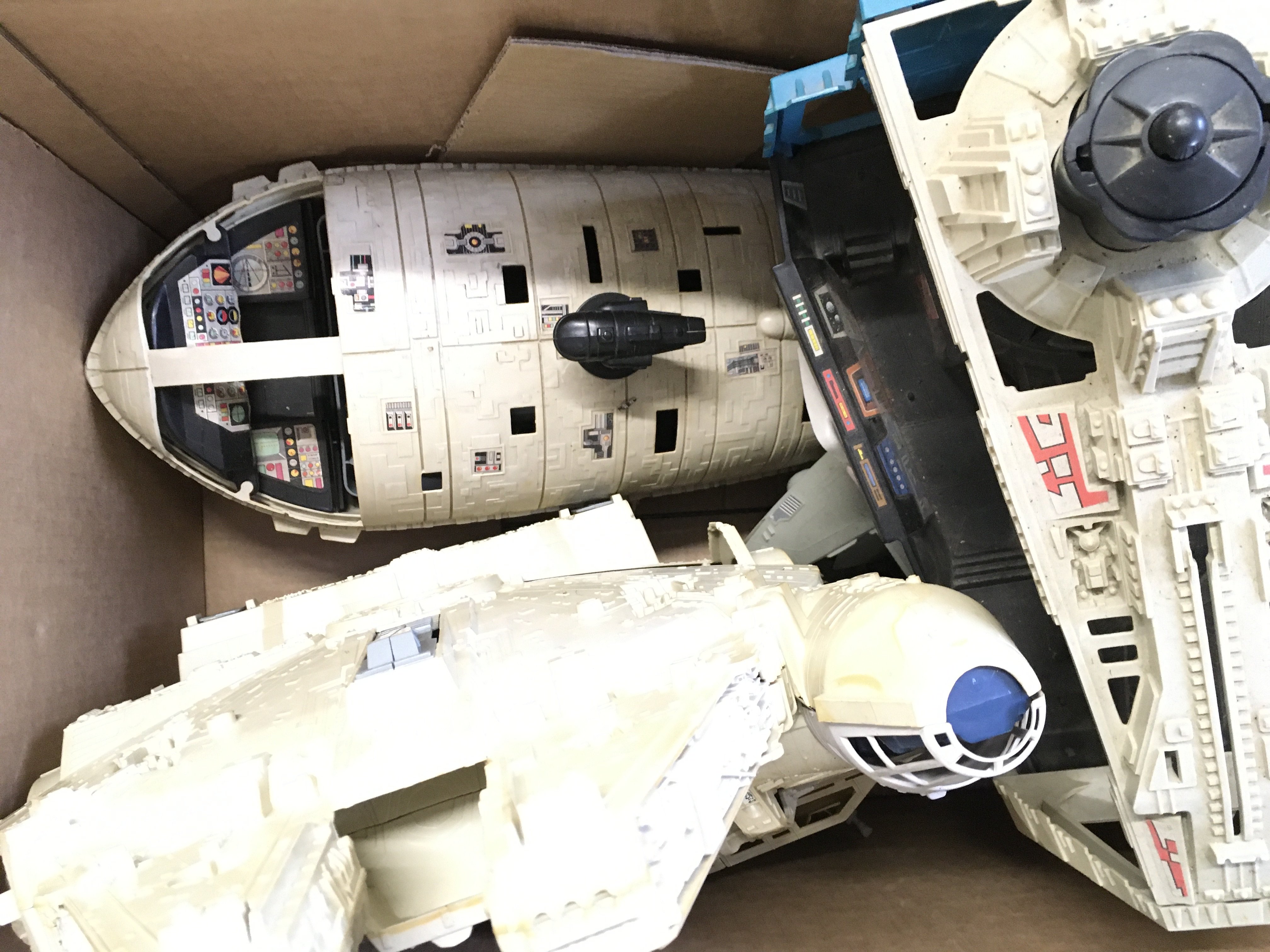 A Collection of Vintage Star Wars Ships and Parts. - Image 3 of 4