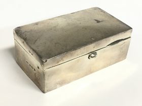 A 20th century silver hallmarked ring box, Dimensi