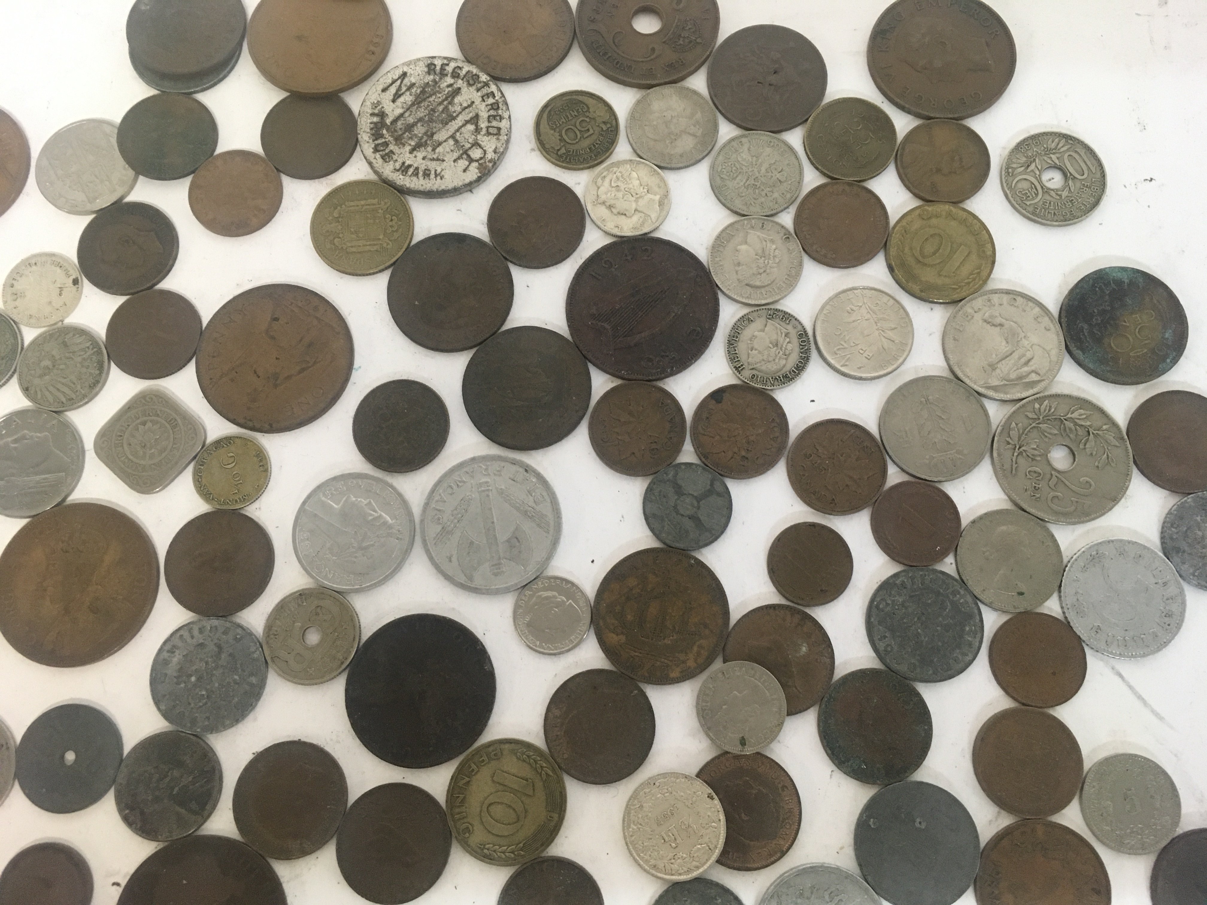 A mixed collection of GB and world coins including - Image 4 of 5