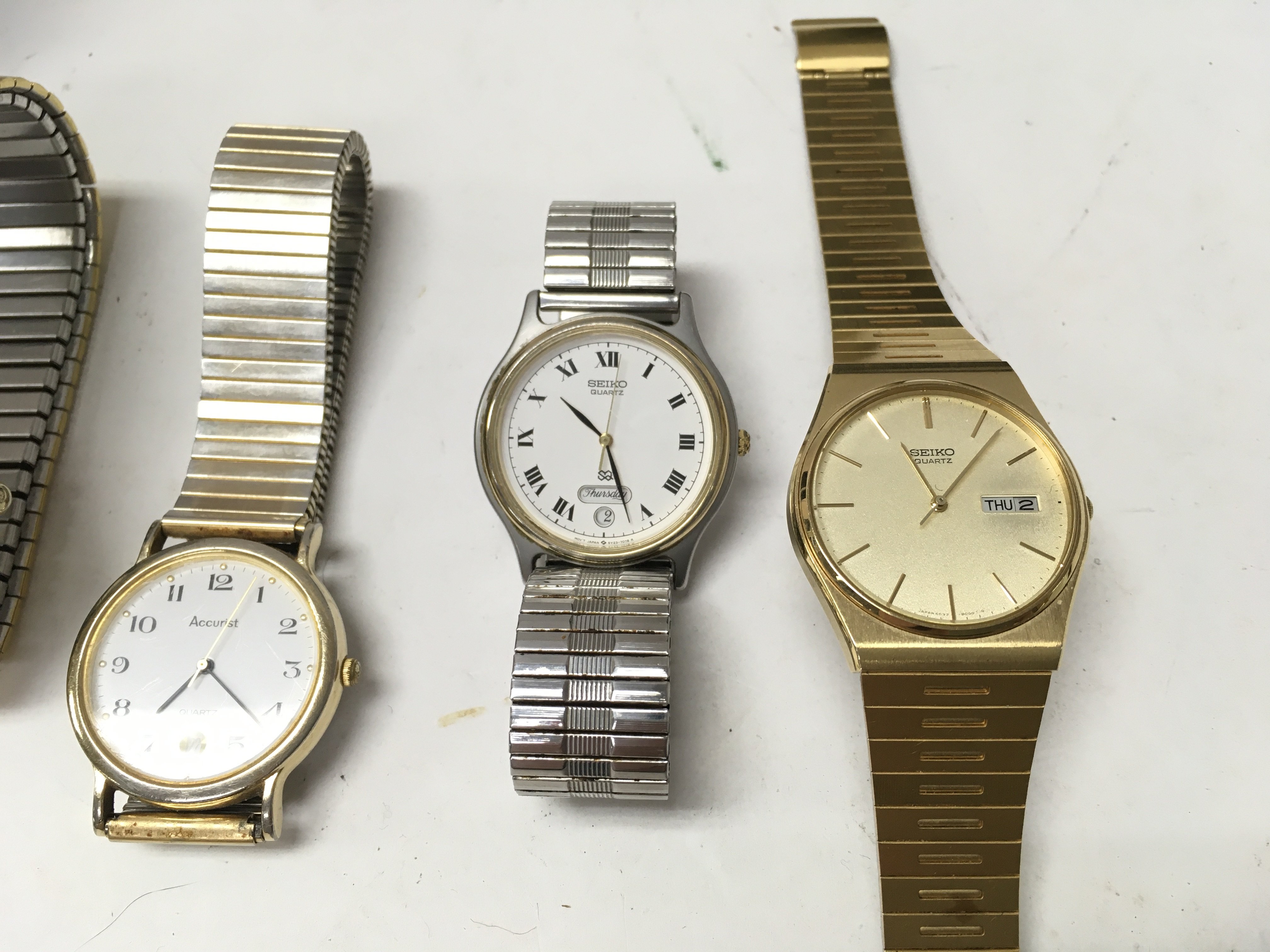 A collection of watches including two nice Seiko e - Image 2 of 5