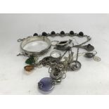 A mixed lot of silver jewellery.