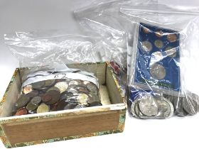 A large Collection of coinage including shillings,