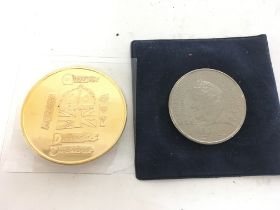 A 2000 Queen Mother coin and a Queens Diamond Jubi