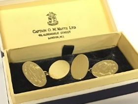 A pair of 18ct gold cuff links, total weight 9.9g.