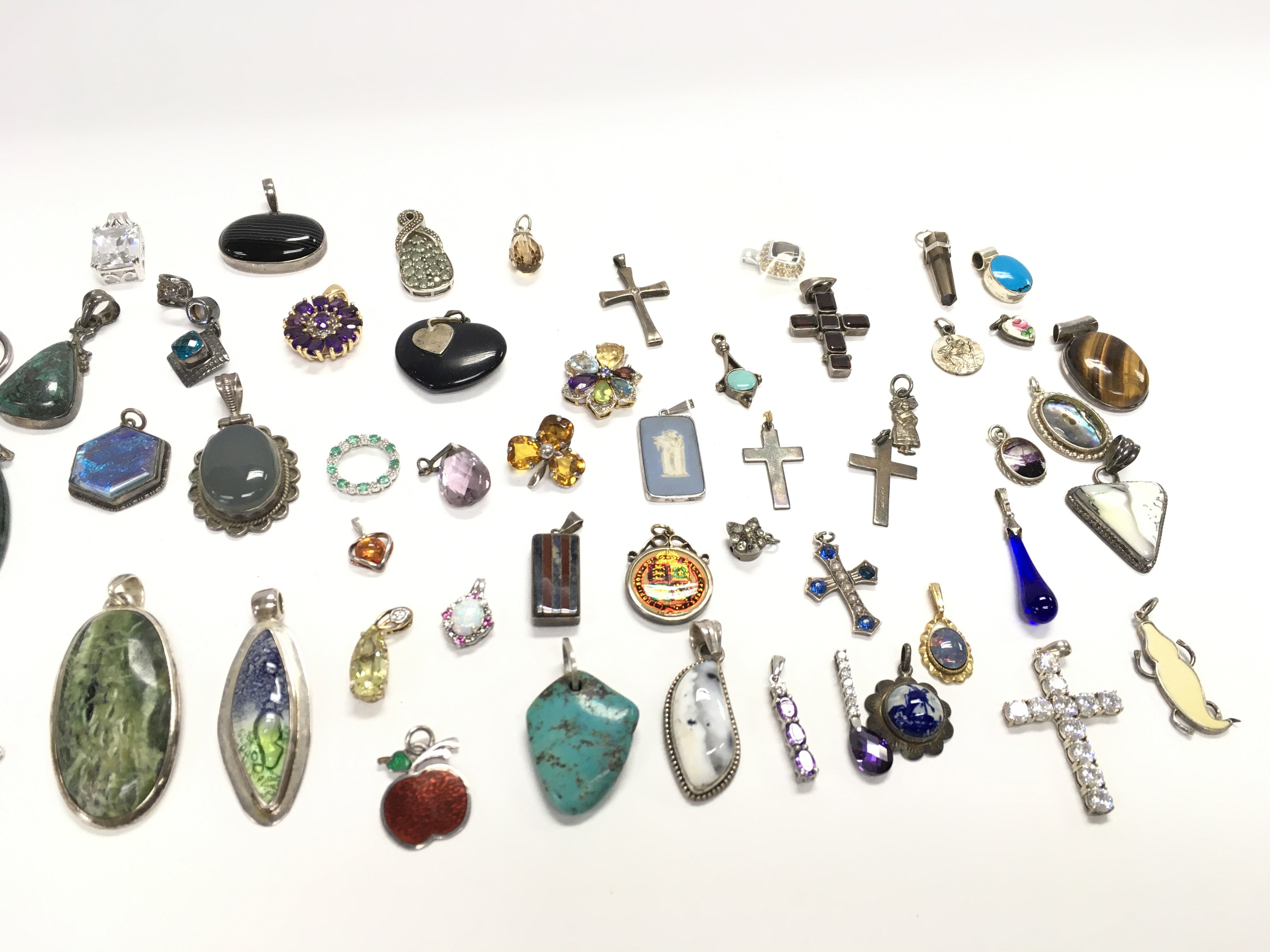 A collection of silver pendants approx 260g. Posta - Image 3 of 3
