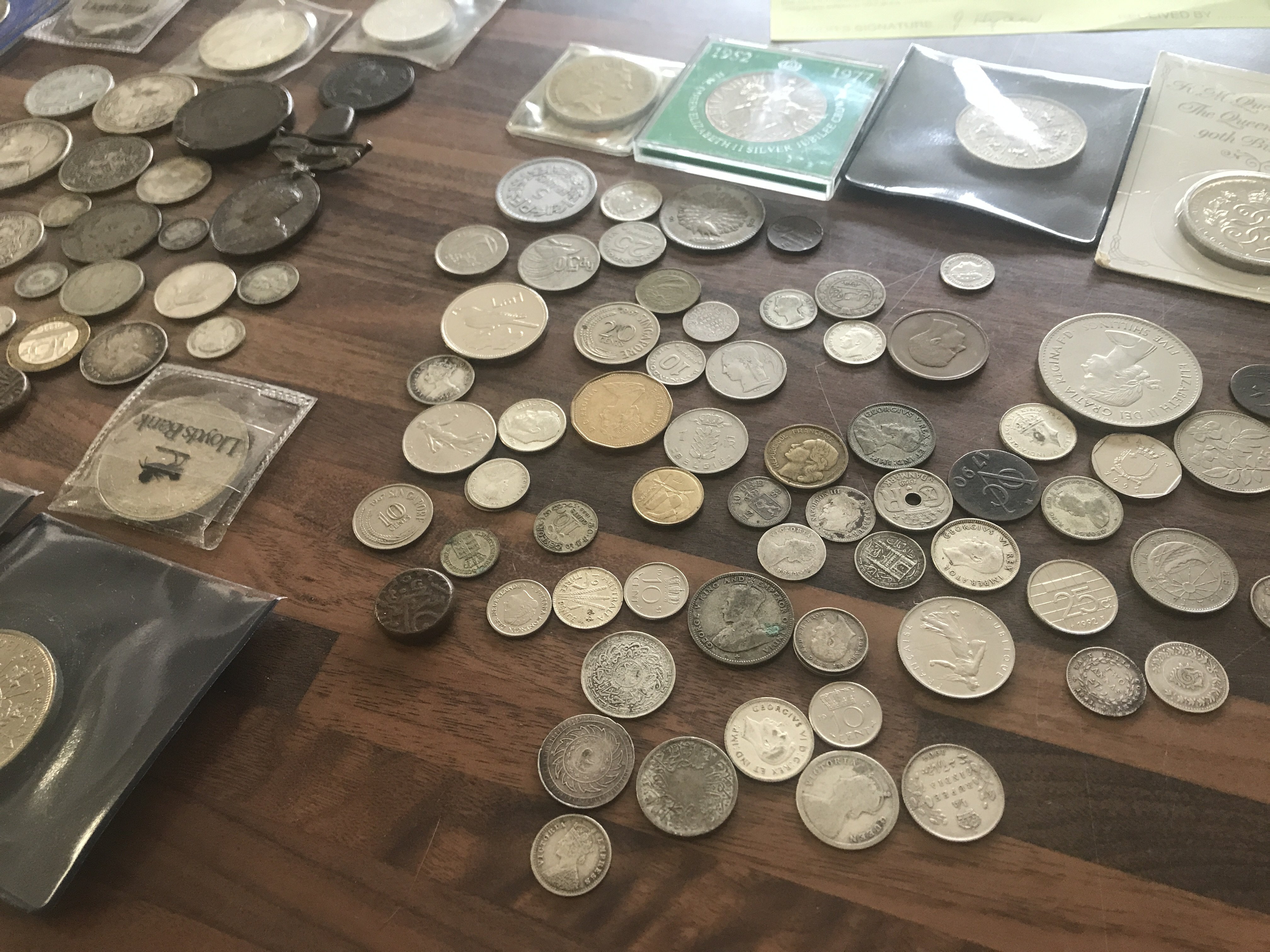 A Collection of coinage including cart wheel coin - Image 3 of 4