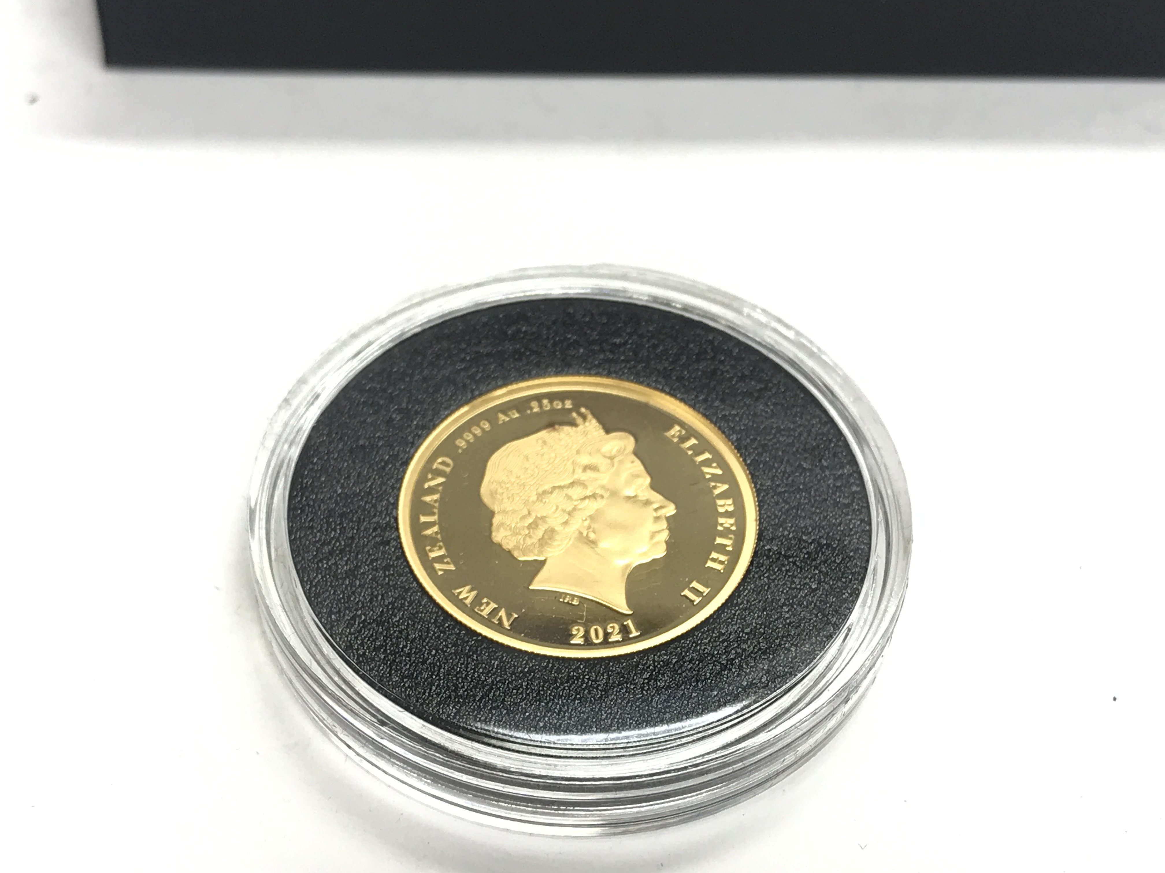 A 1/4oz gold proof Queen Elizabeth II 95th birthda - Image 2 of 2