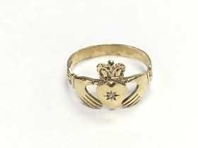 A 9ct gold ring size W 1/2 and 2.73g