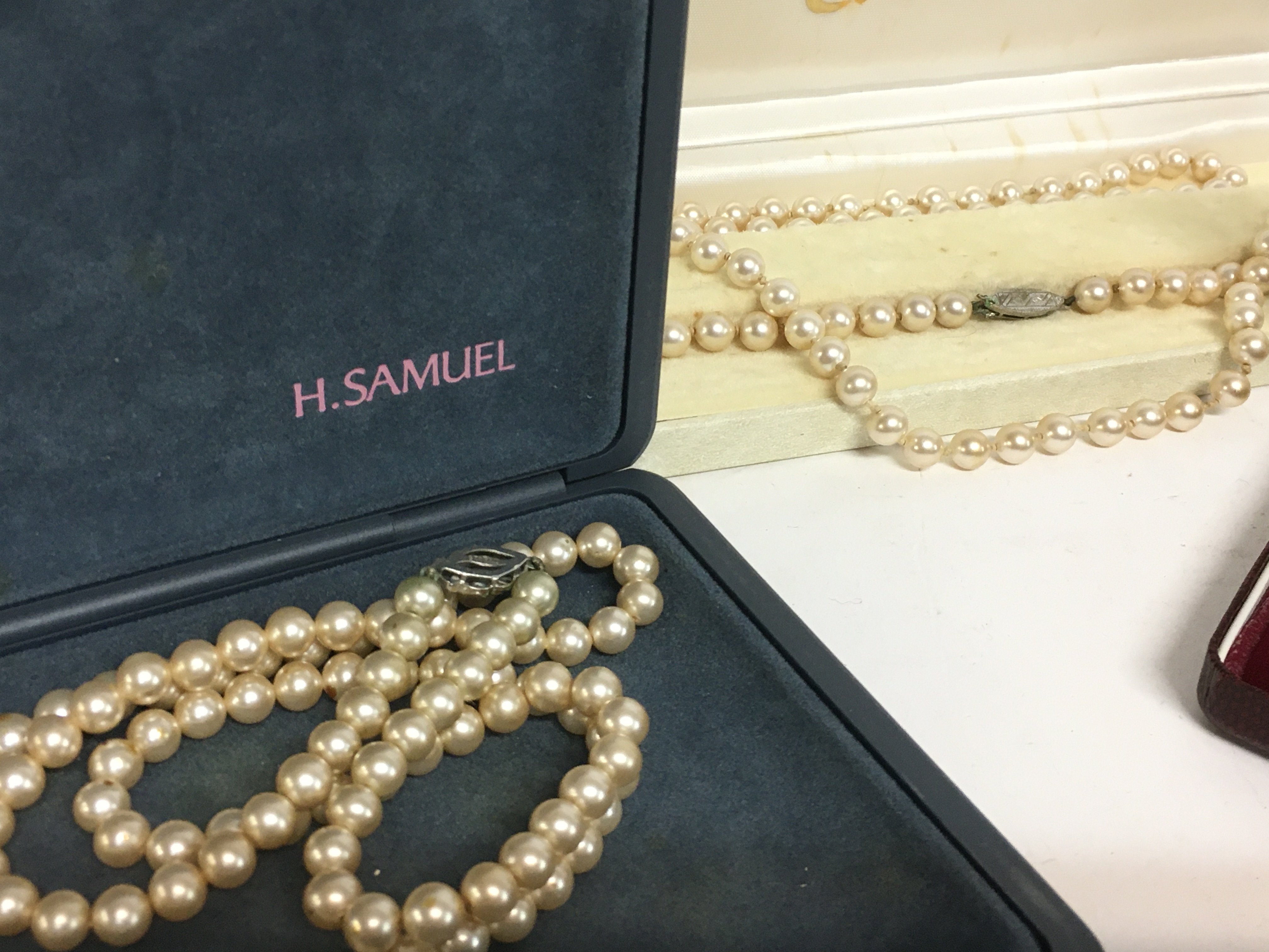 A collection of jewellery including pearl necklace - Image 2 of 6