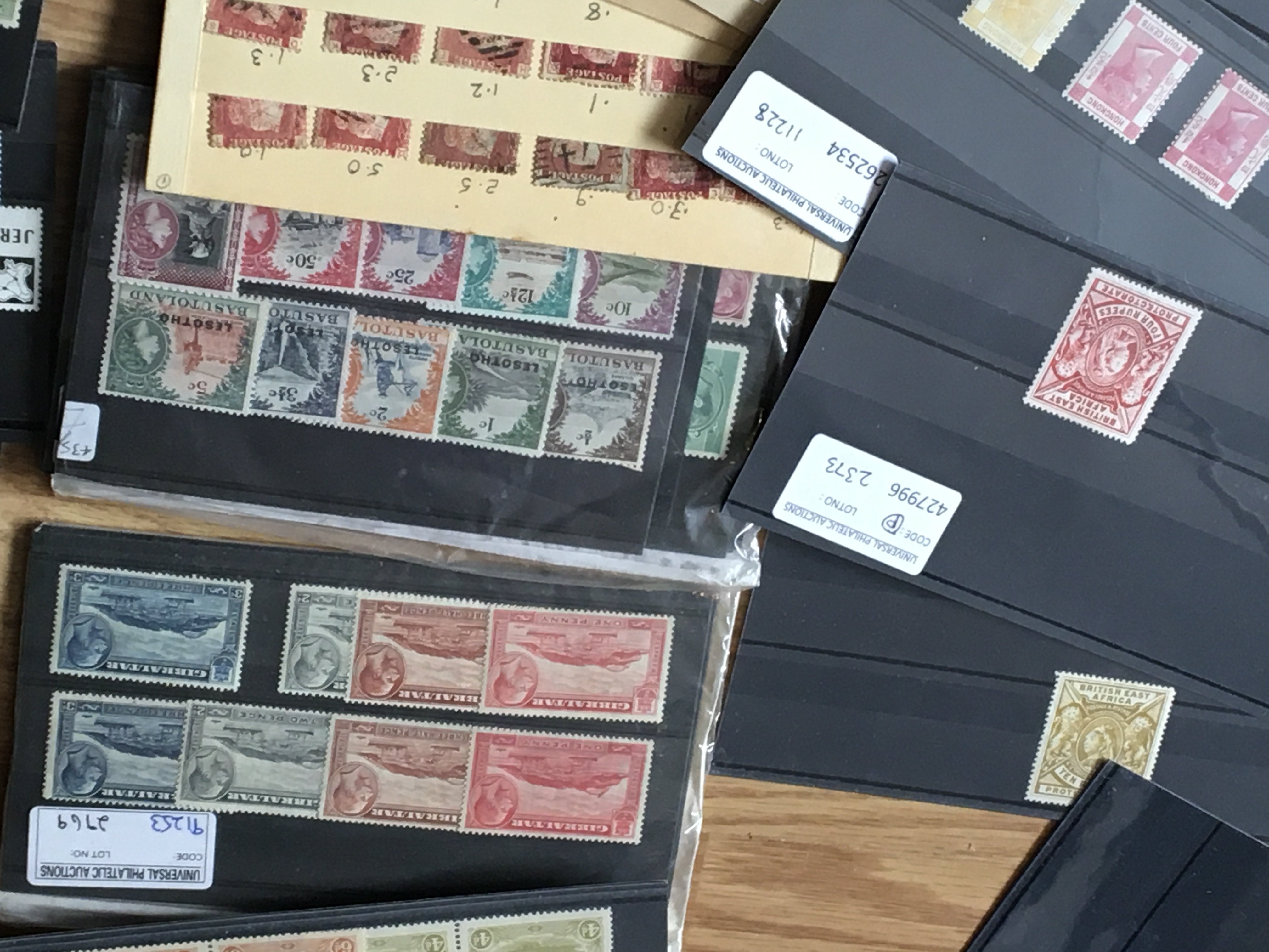A collection of well present stamps including Vict - Bild 2 aus 2
