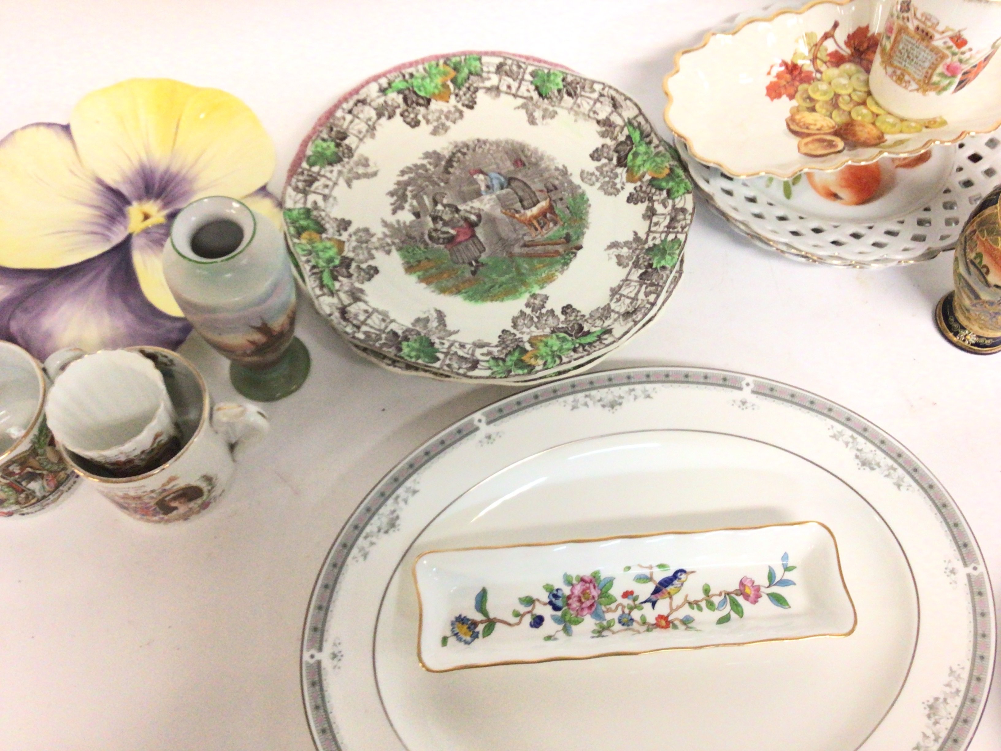 A collection of ceramics including a Royal Doulton - Image 2 of 4