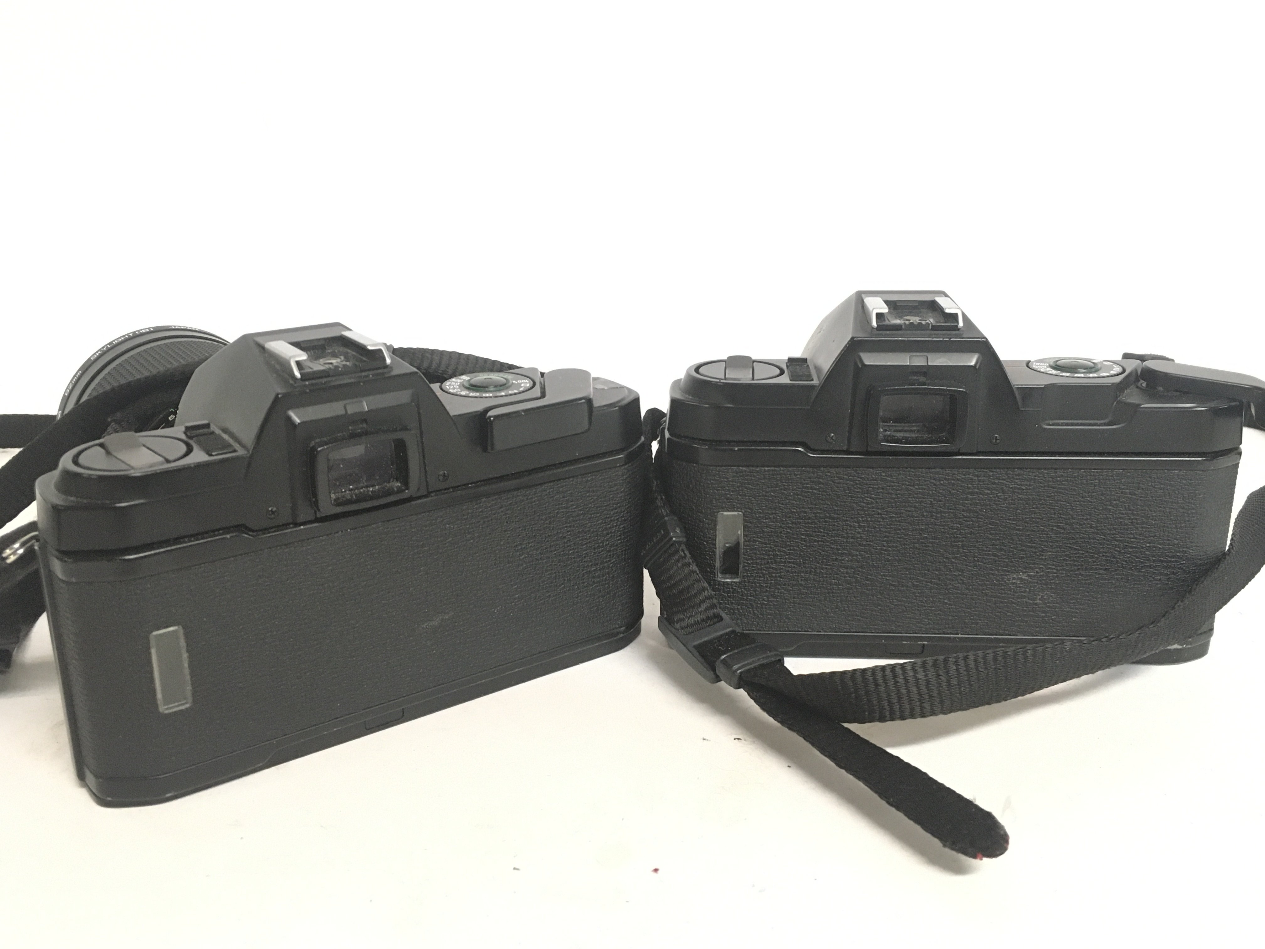 Vintage Pentax cameras including a Pentax 645, and - Image 5 of 5