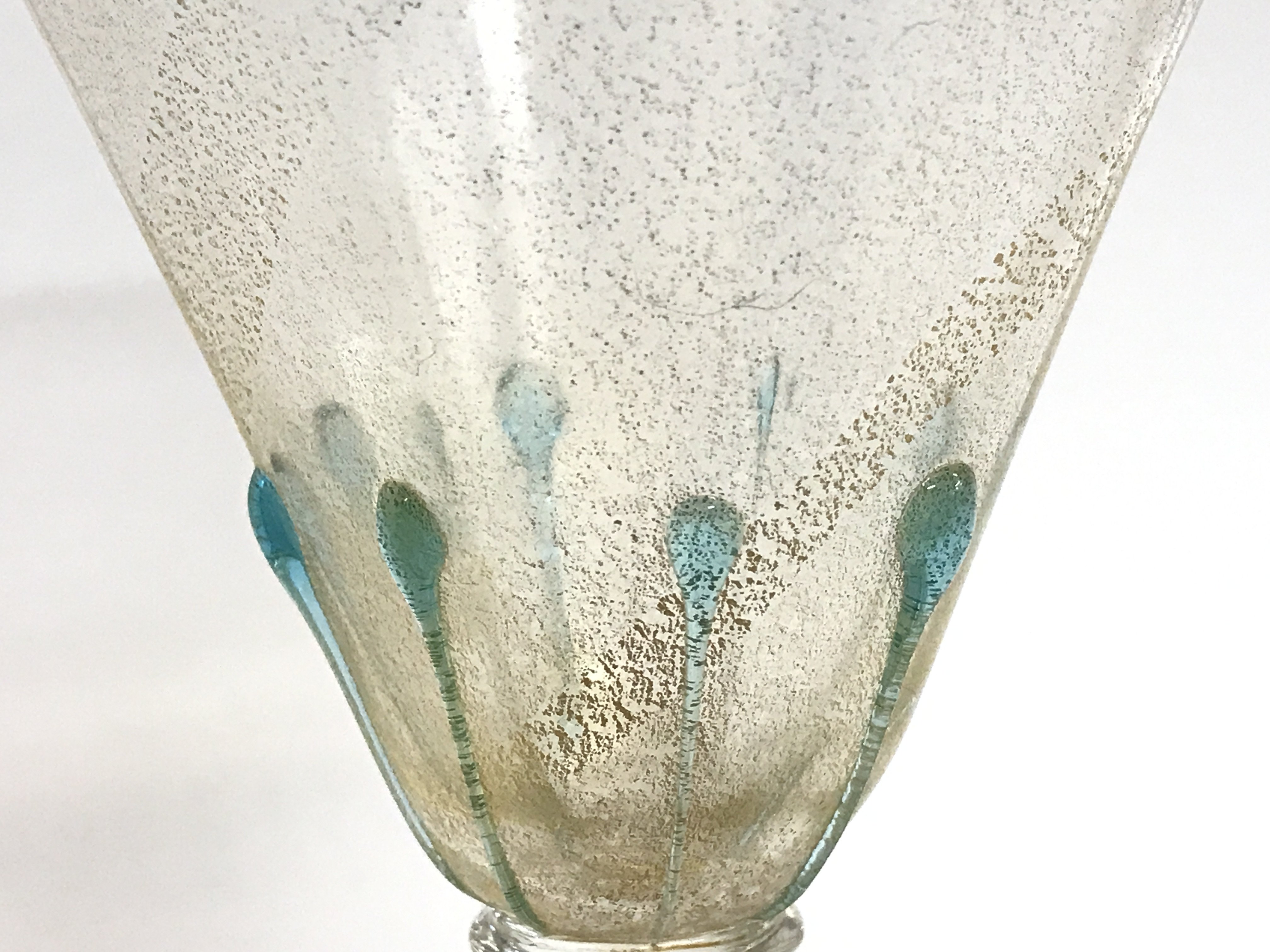 A Signed Murano wine glass with gold fleck inclusi - Image 2 of 5