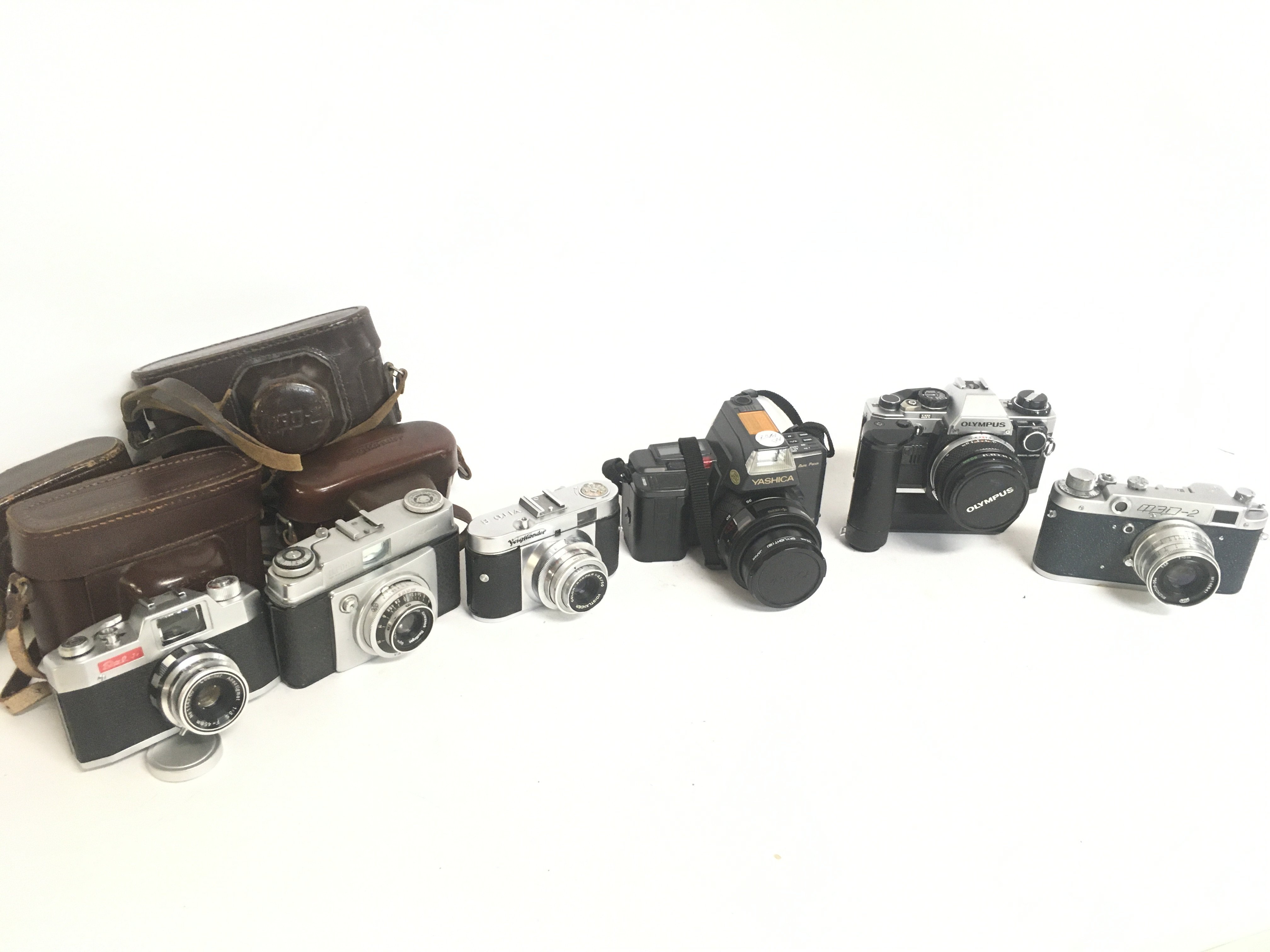 Vintage cameras including a VoigtlÃ¤nder Vito B, D