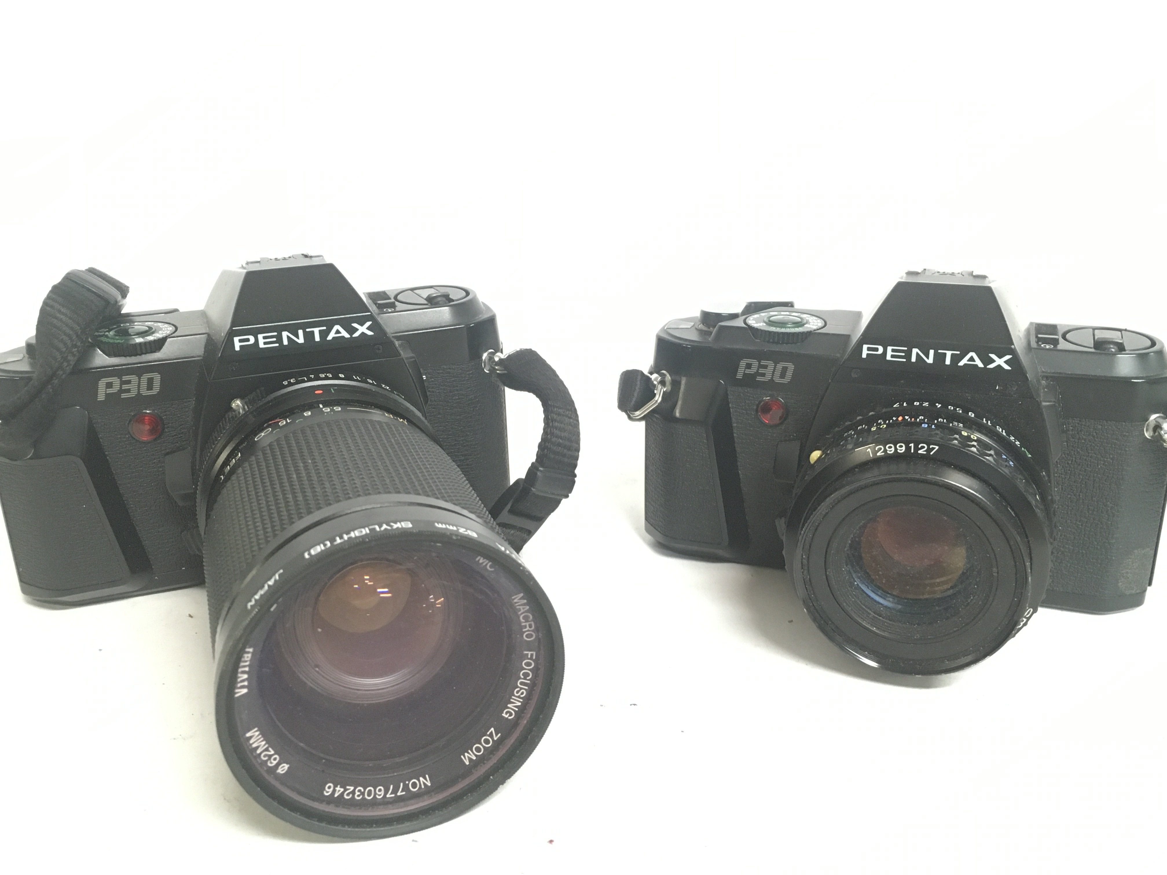 Vintage Pentax cameras including a Pentax 645, and - Image 4 of 5