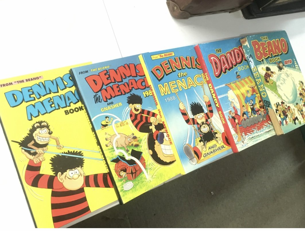 A large collection of vintage Beano and Dandy book - Image 3 of 3