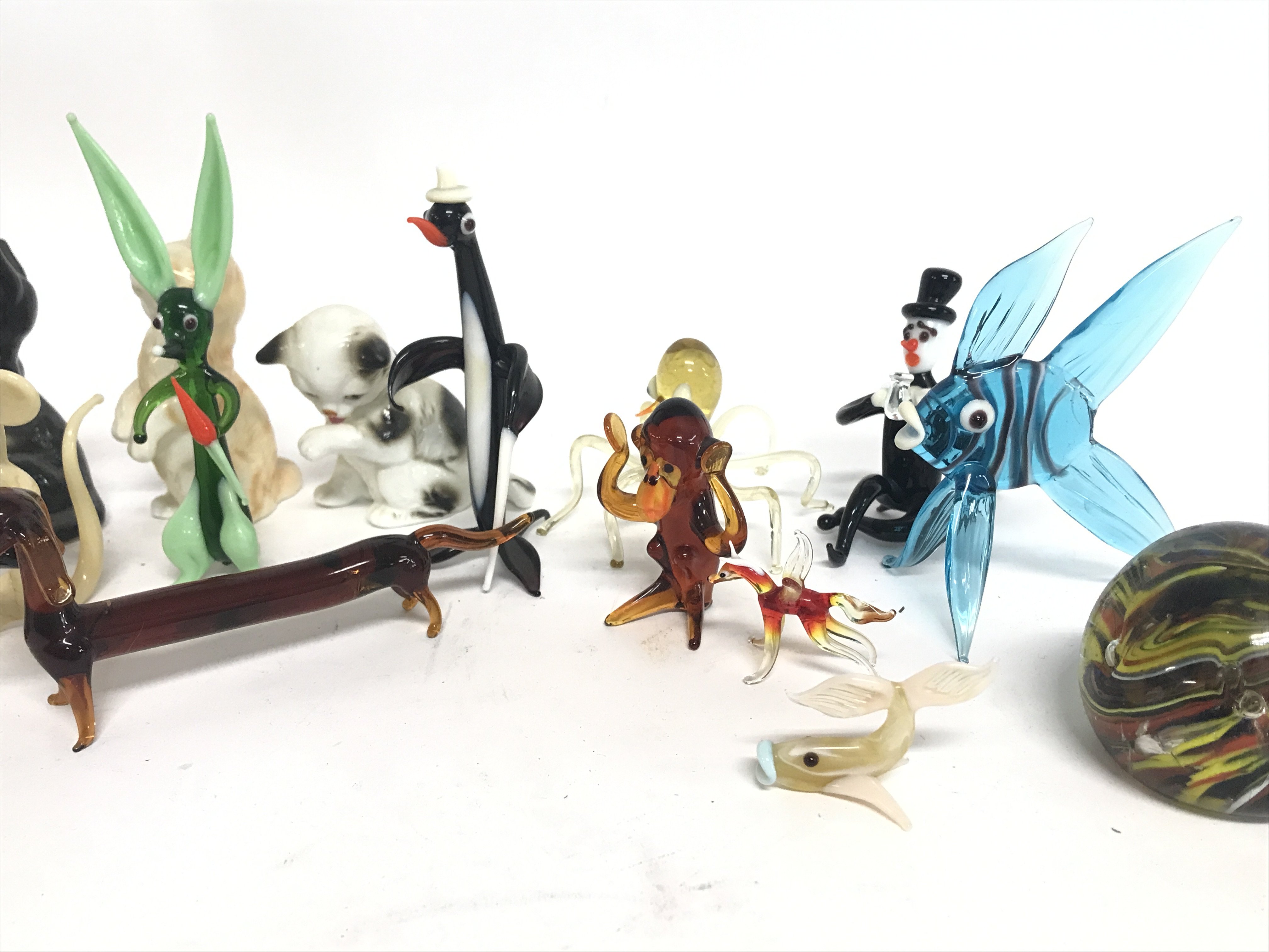 A Collection of miniature art glass figures and po - Image 3 of 4