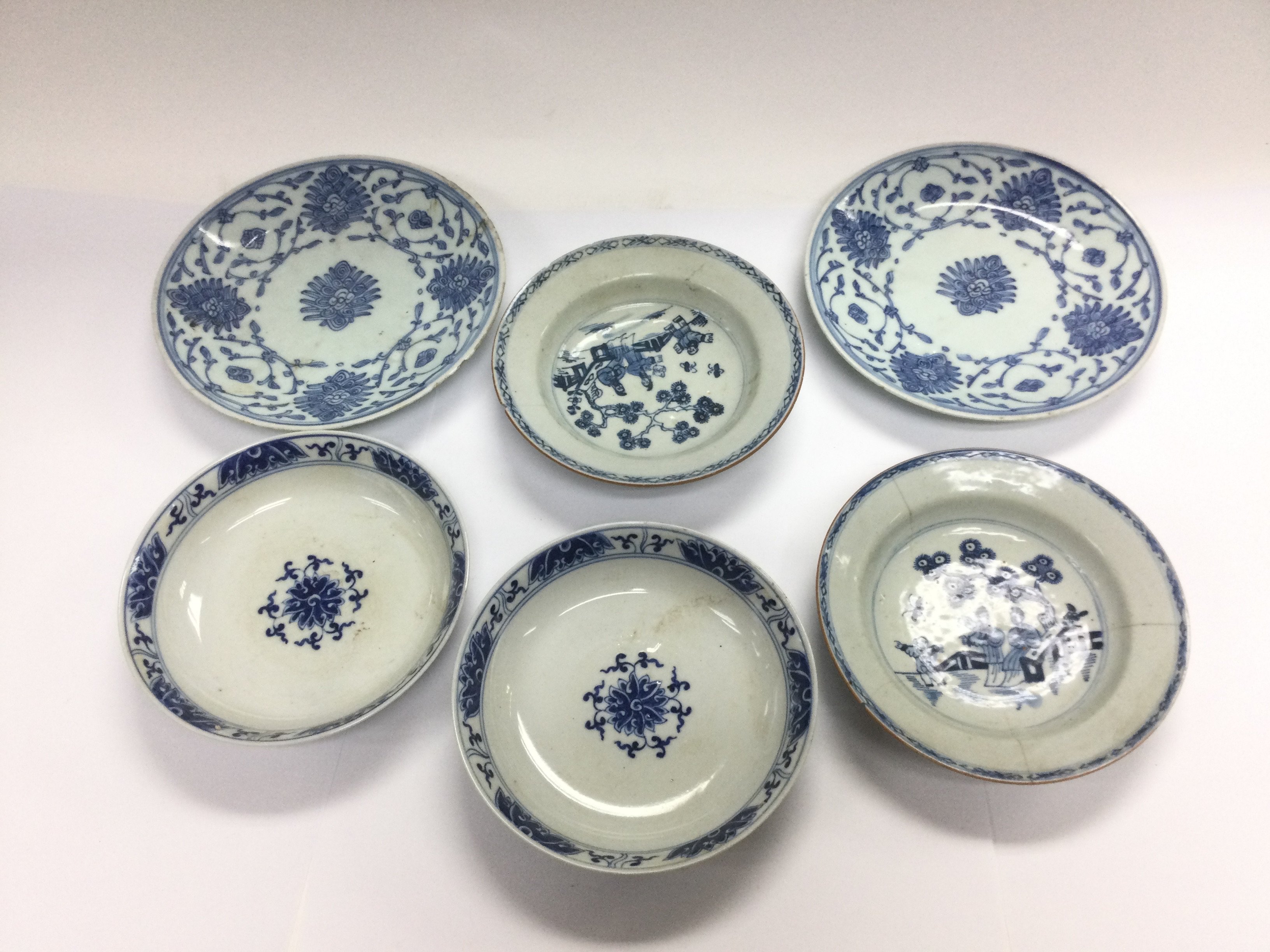 Six blue and white dishes, largest diameter approx