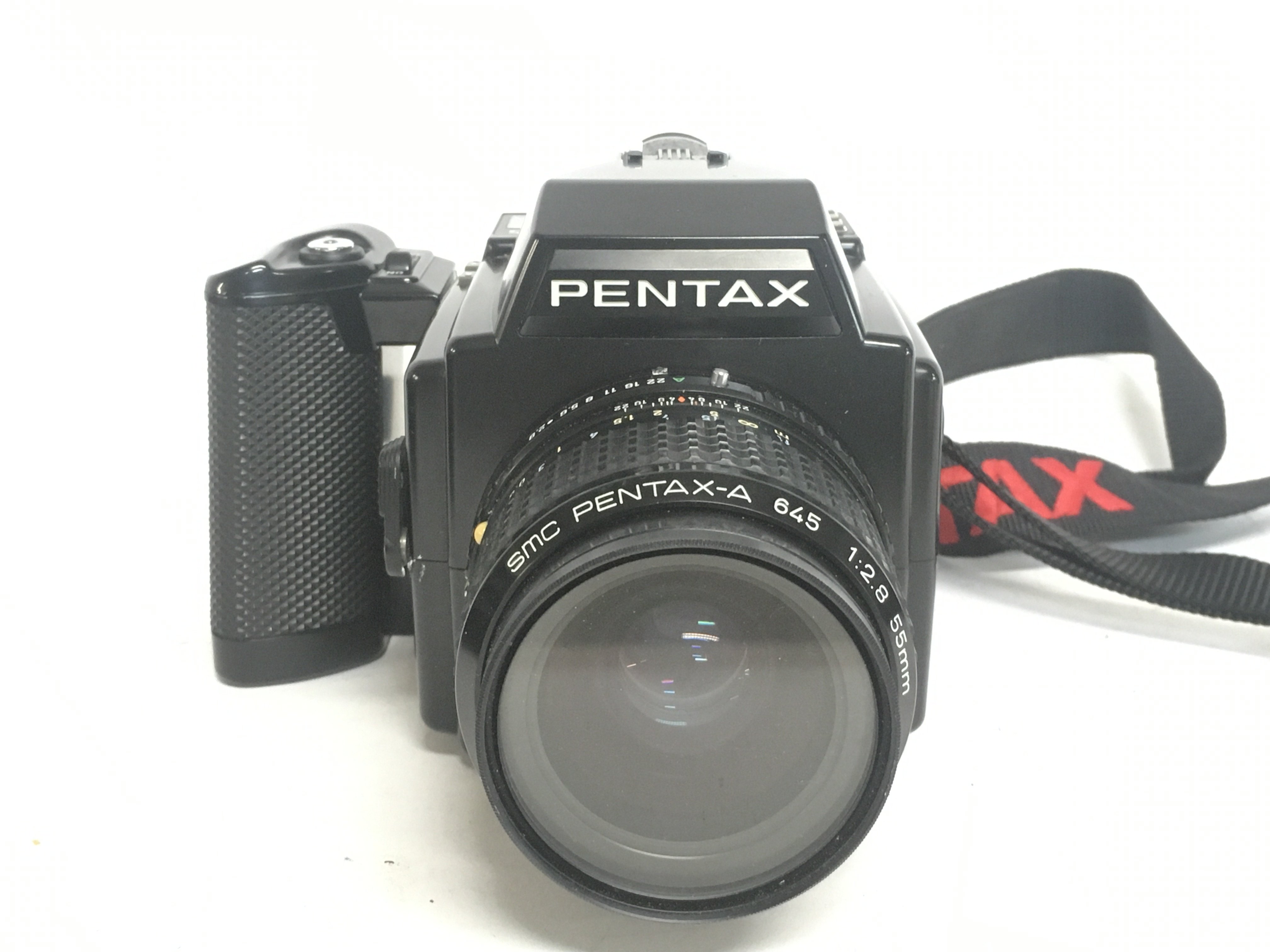 Vintage Pentax cameras including a Pentax 645, and - Image 2 of 5