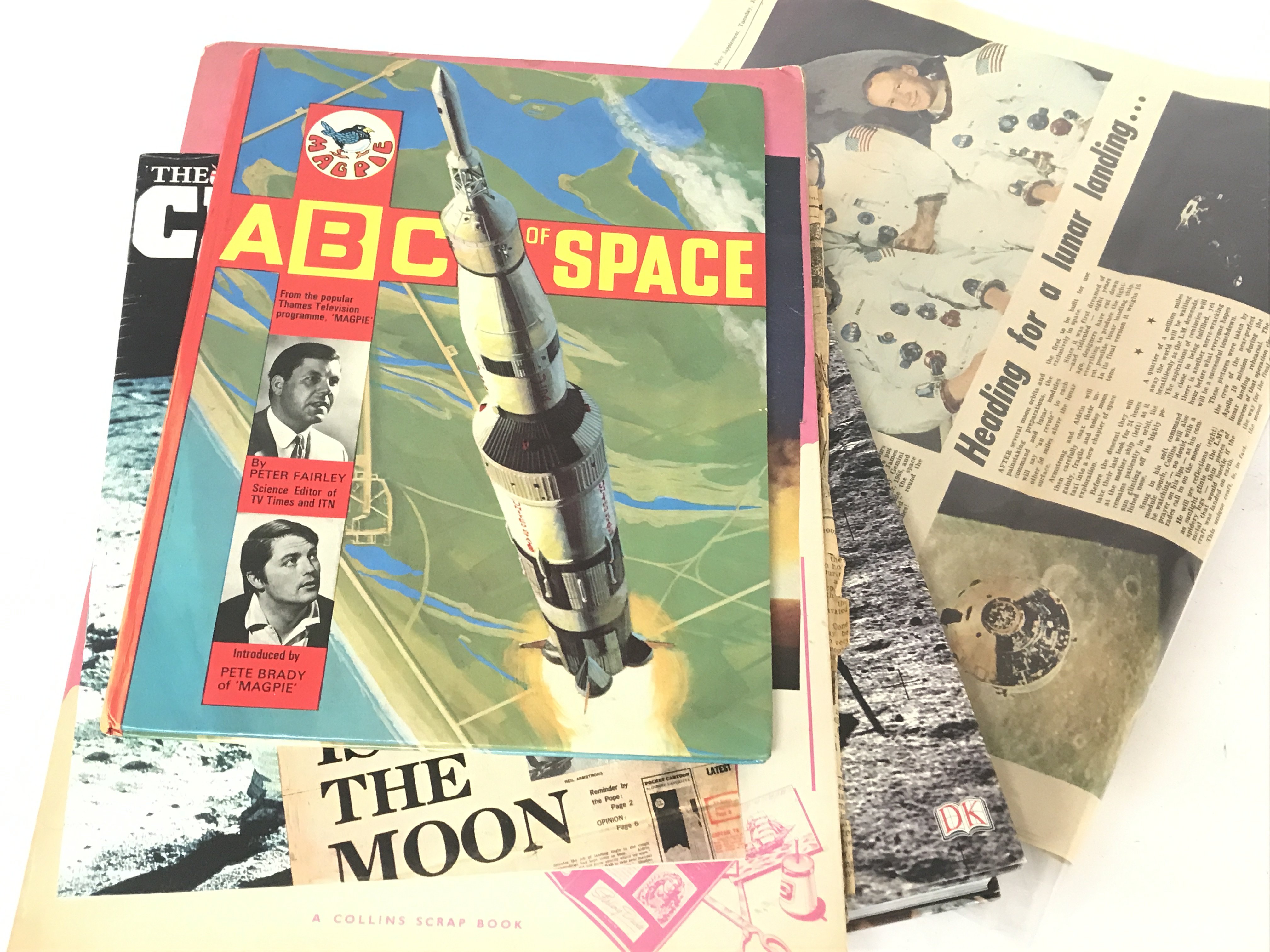 A Collection of vintage Moon landing memorabilia i - Bild 5 aus 5