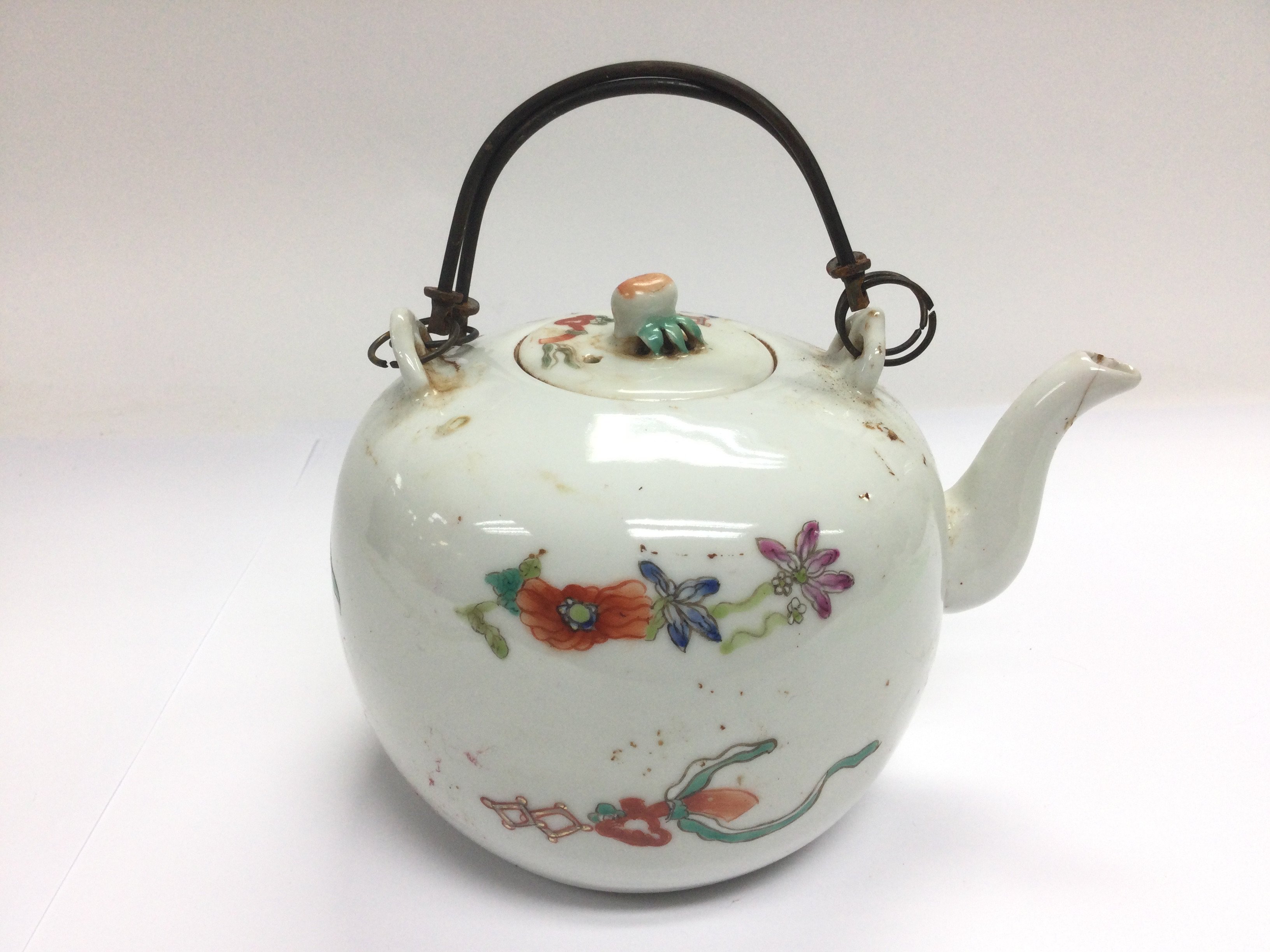 An Oriental teapot with hand painted decoration, a - Image 2 of 4