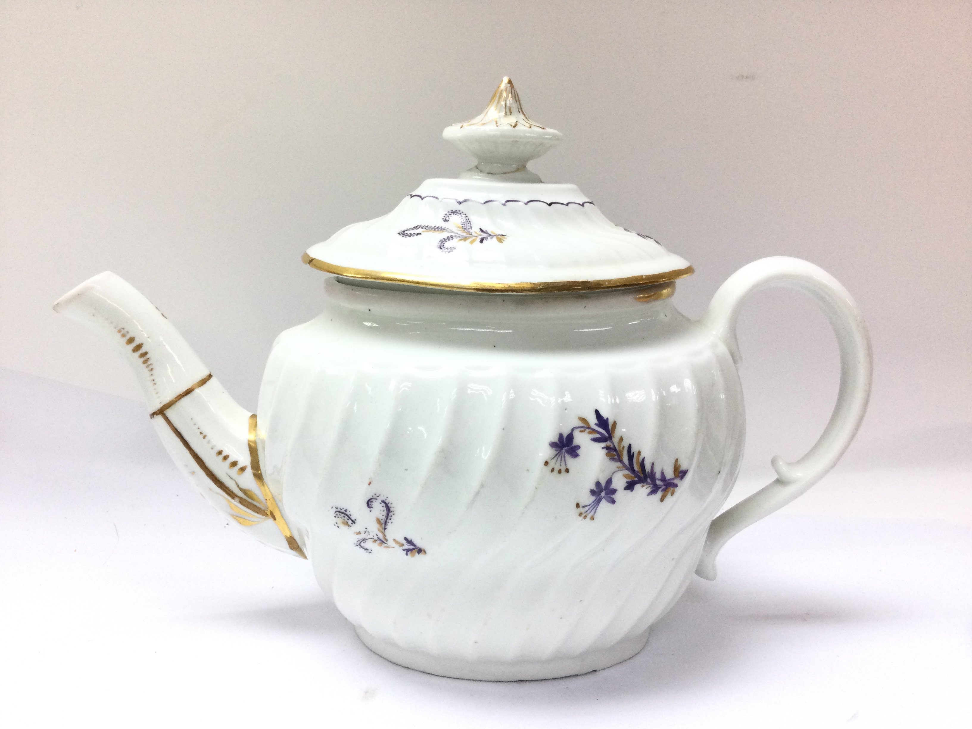 A Flight Barr & Barr tea pot (damaged and restored - Image 2 of 8