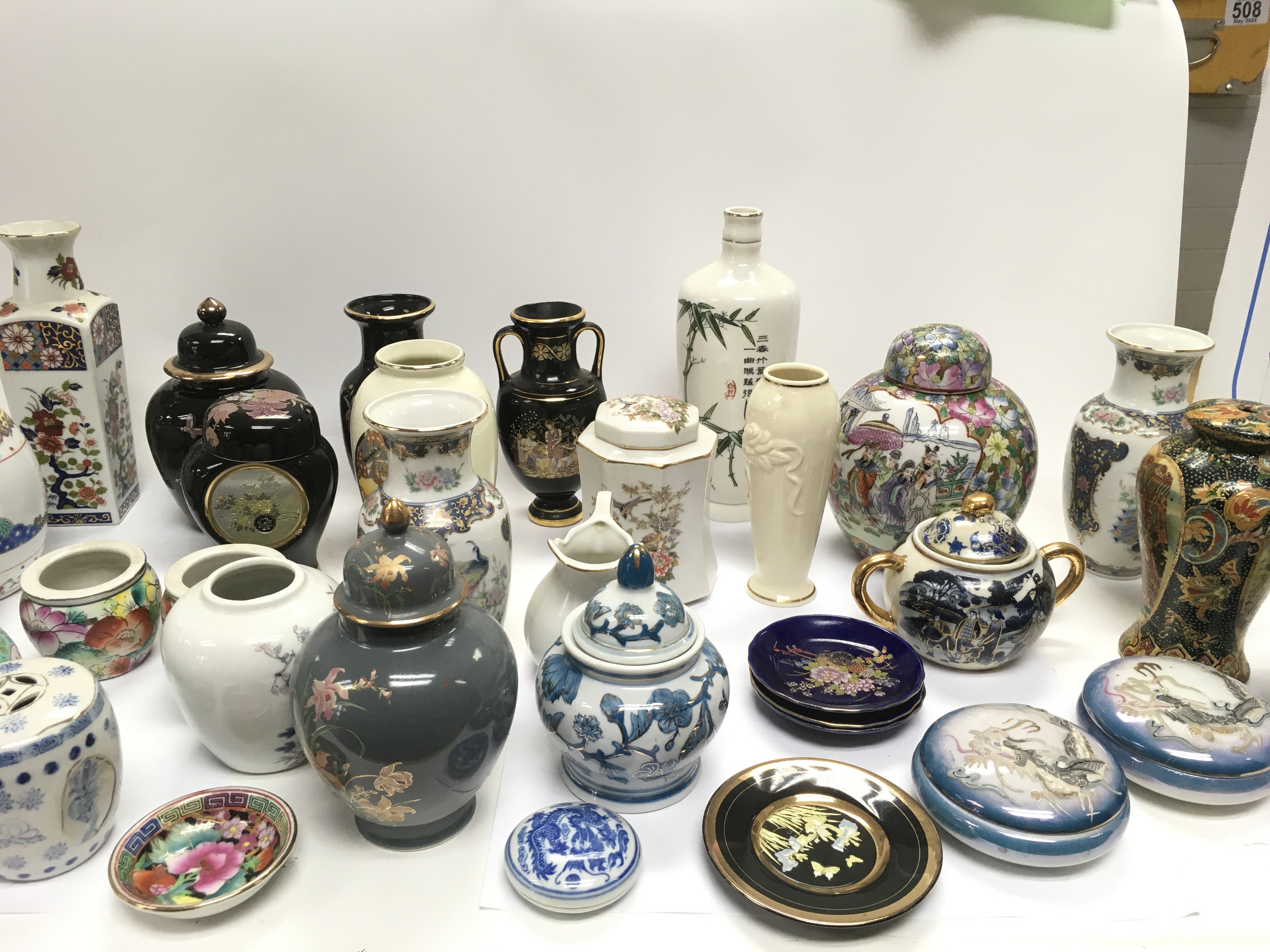 A large mixed lot of 20th century Chinese ceramics - Image 4 of 4