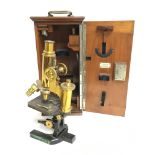 Carl Zeiss Jena No19250 cased microscope with a tr