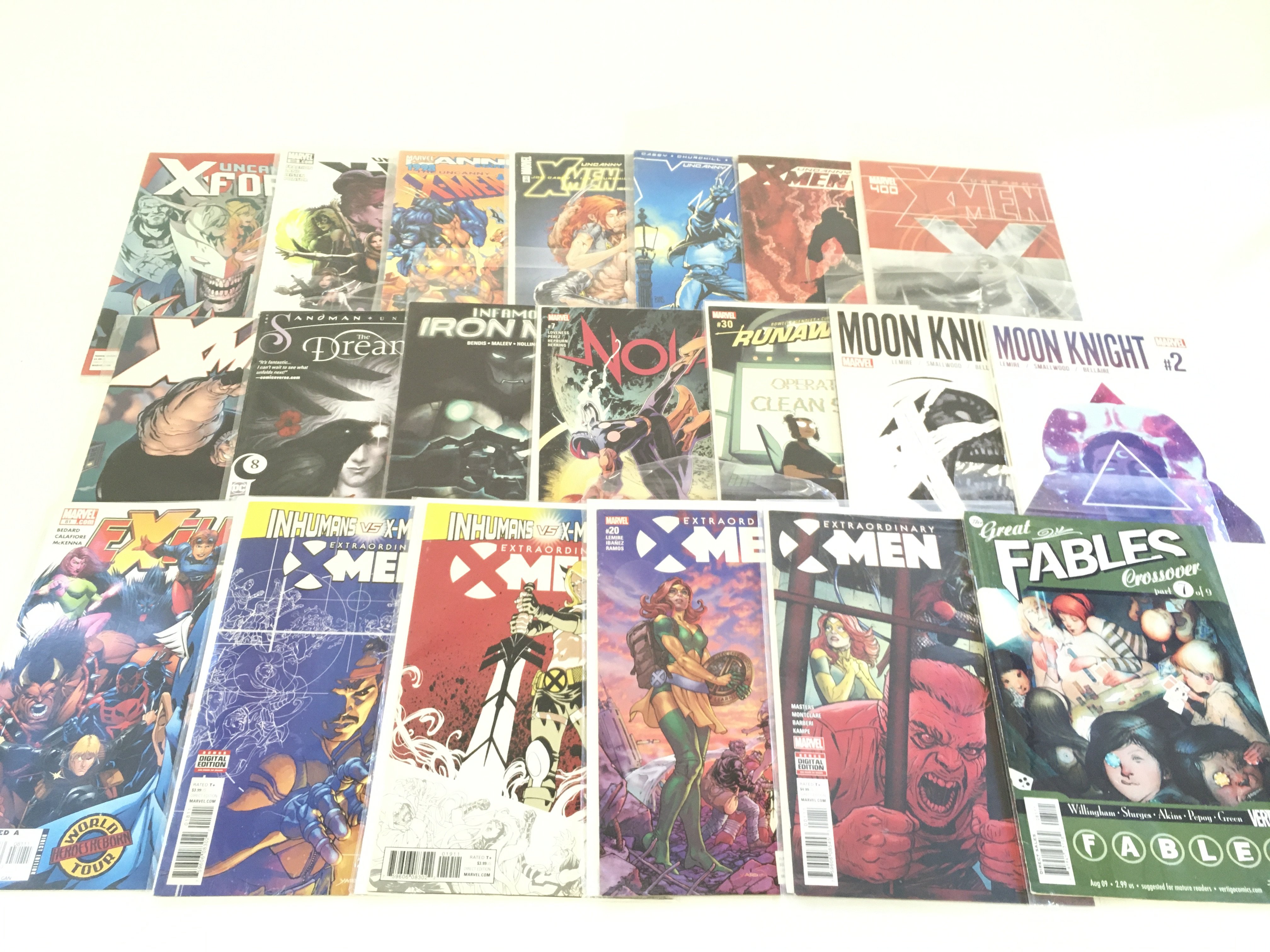 A box containing approximately 220 comics. Various - Image 11 of 12