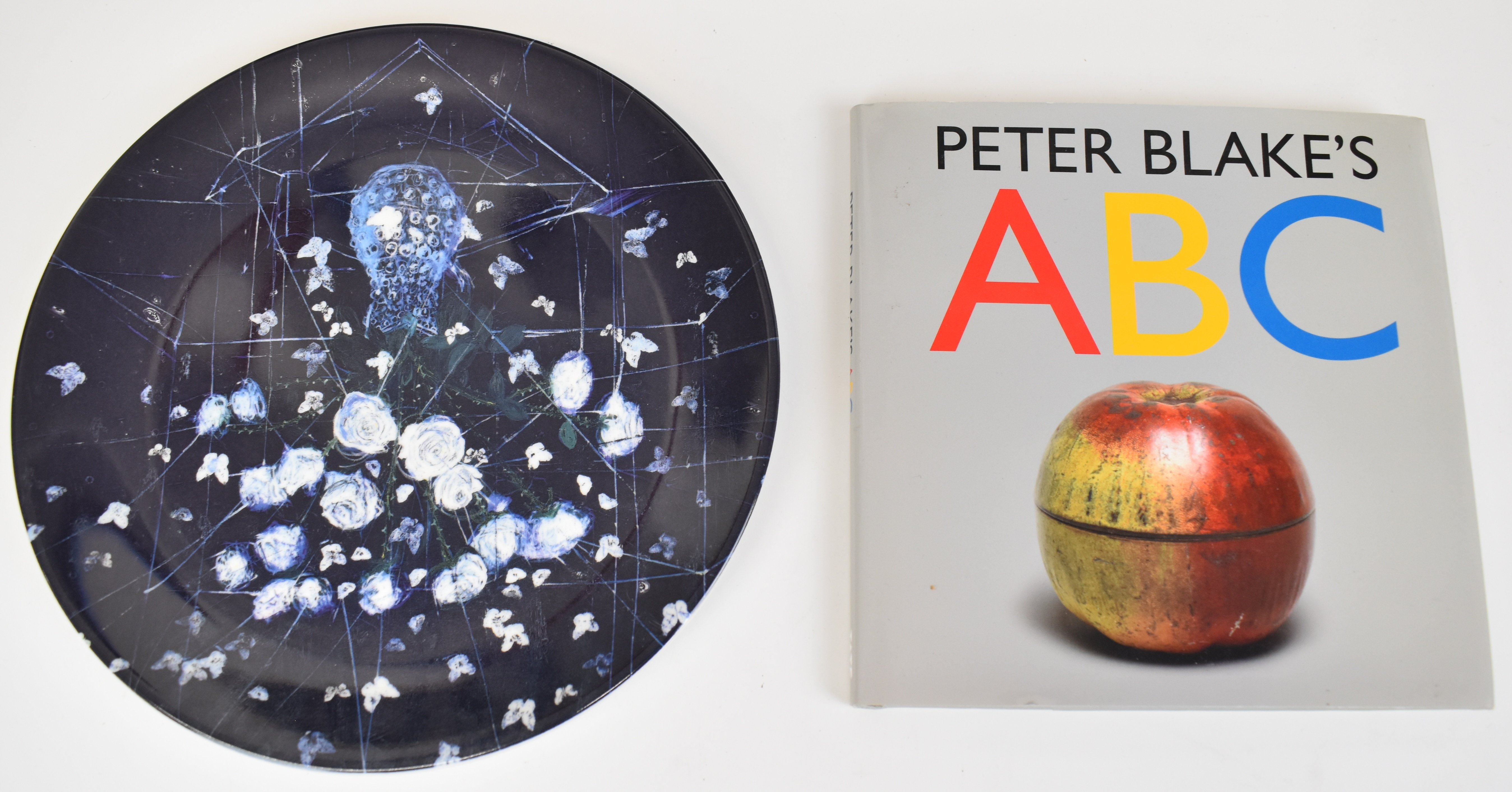 Modern Art Damien Hirst Requiem porcelain plate and two boxed Anamorphic cups and saucers, signed - Image 2 of 8