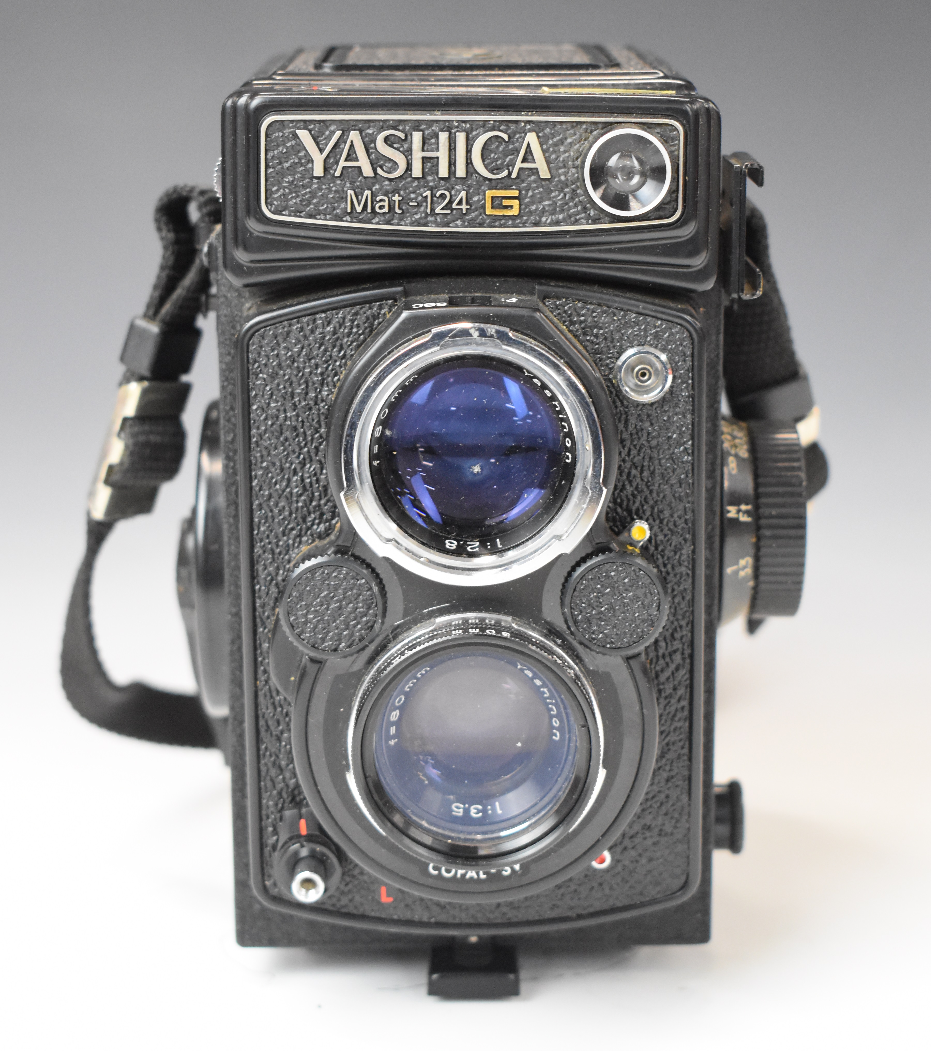 Yashica Mat-124G TLR camera with 80mm 1:3.58 lens, in original case - Image 3 of 5